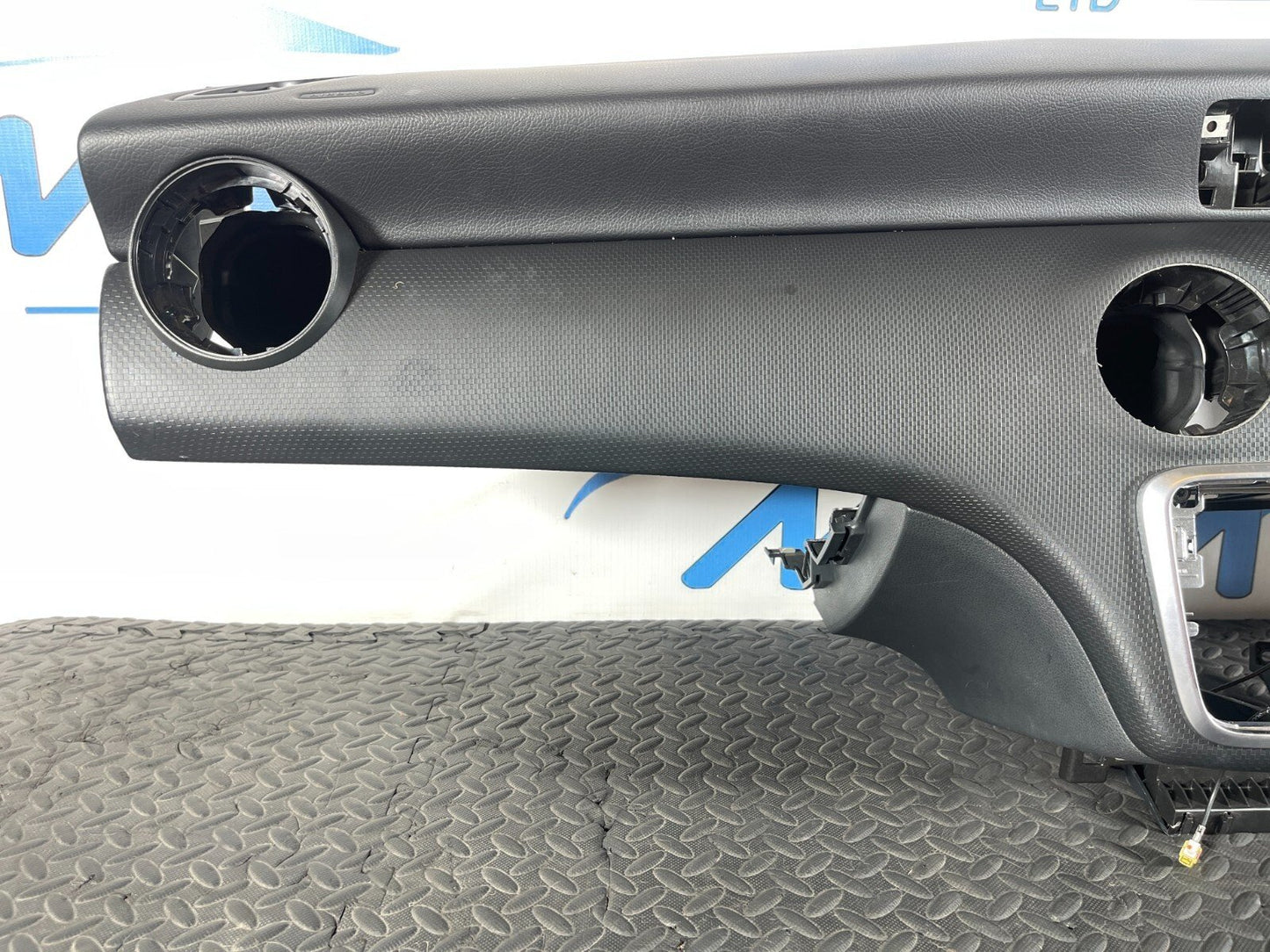 12-18 MERCEDES A-W176 AMG DASHBOARD PANEL WITH LEFT SIDE AIR BAG A1768600002