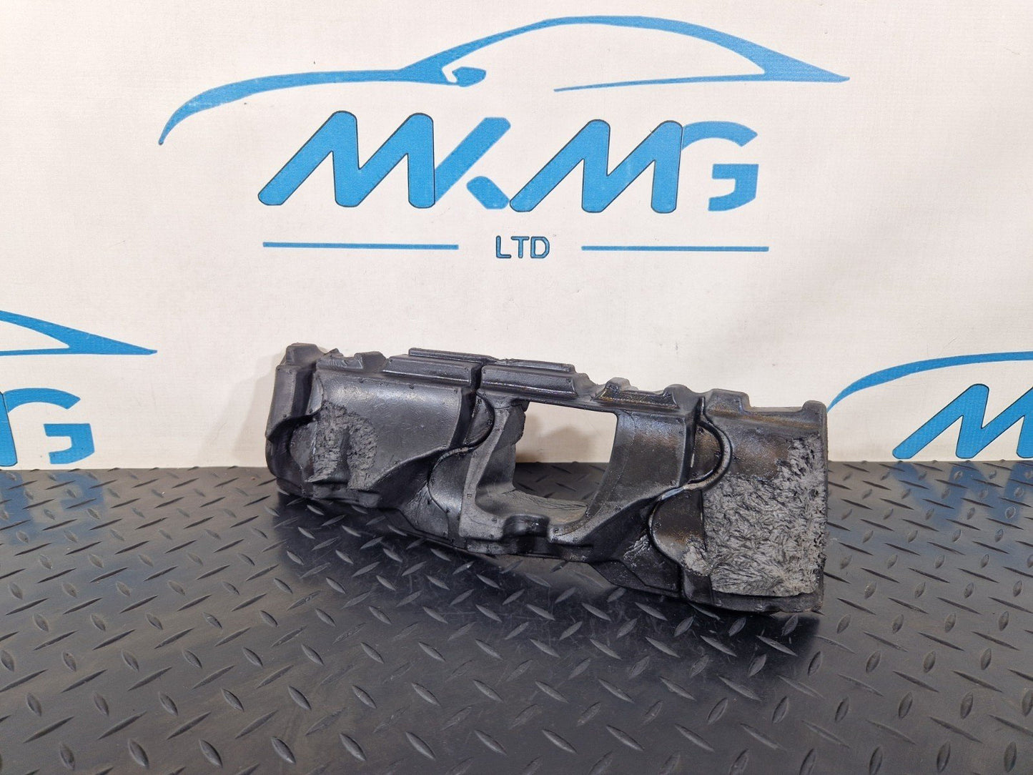 10-13 BMW X5 E70 LCI GENUINE FRONT RIGHT DRIVER WING FENDER SEAL 7163146