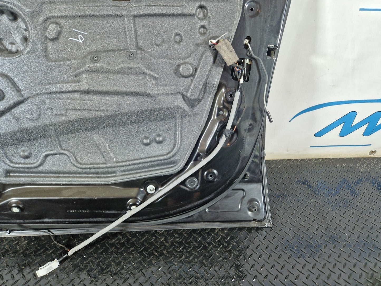 10-13 BMW X5 E70 LCI FRONT RIGHT DRIVER O/S COMPLETE DOOR BLACK 475