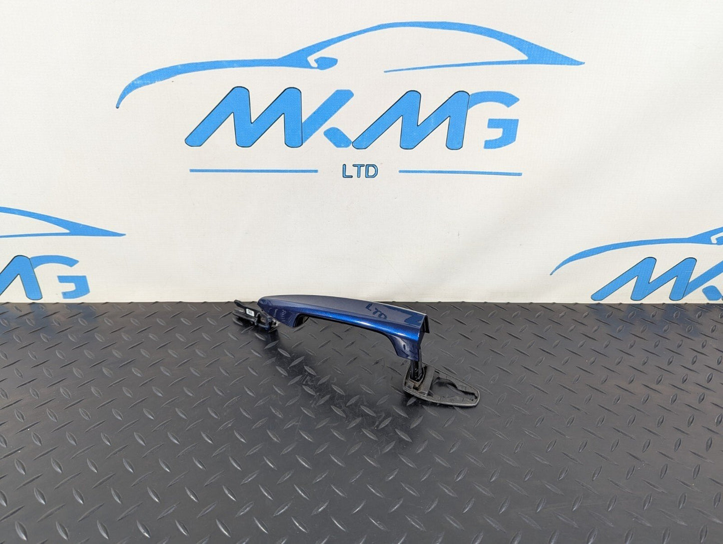16-22 BMW X1 F48 GENUINE OEM RIGHT SIDE EXTERIOR DOOR HANDLE BLUE 7305015