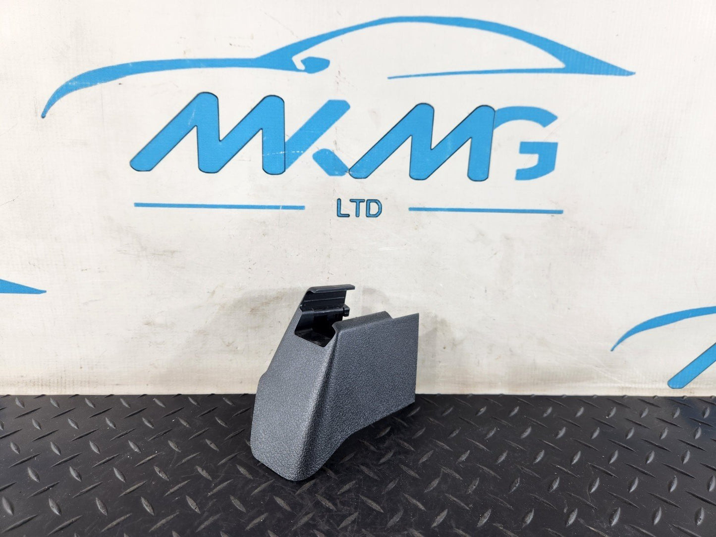 19-ON MERCEDES BENZ B CLASS W247 FRONT LEFT SEAT INTERIOR RAIL COVER A2479190300