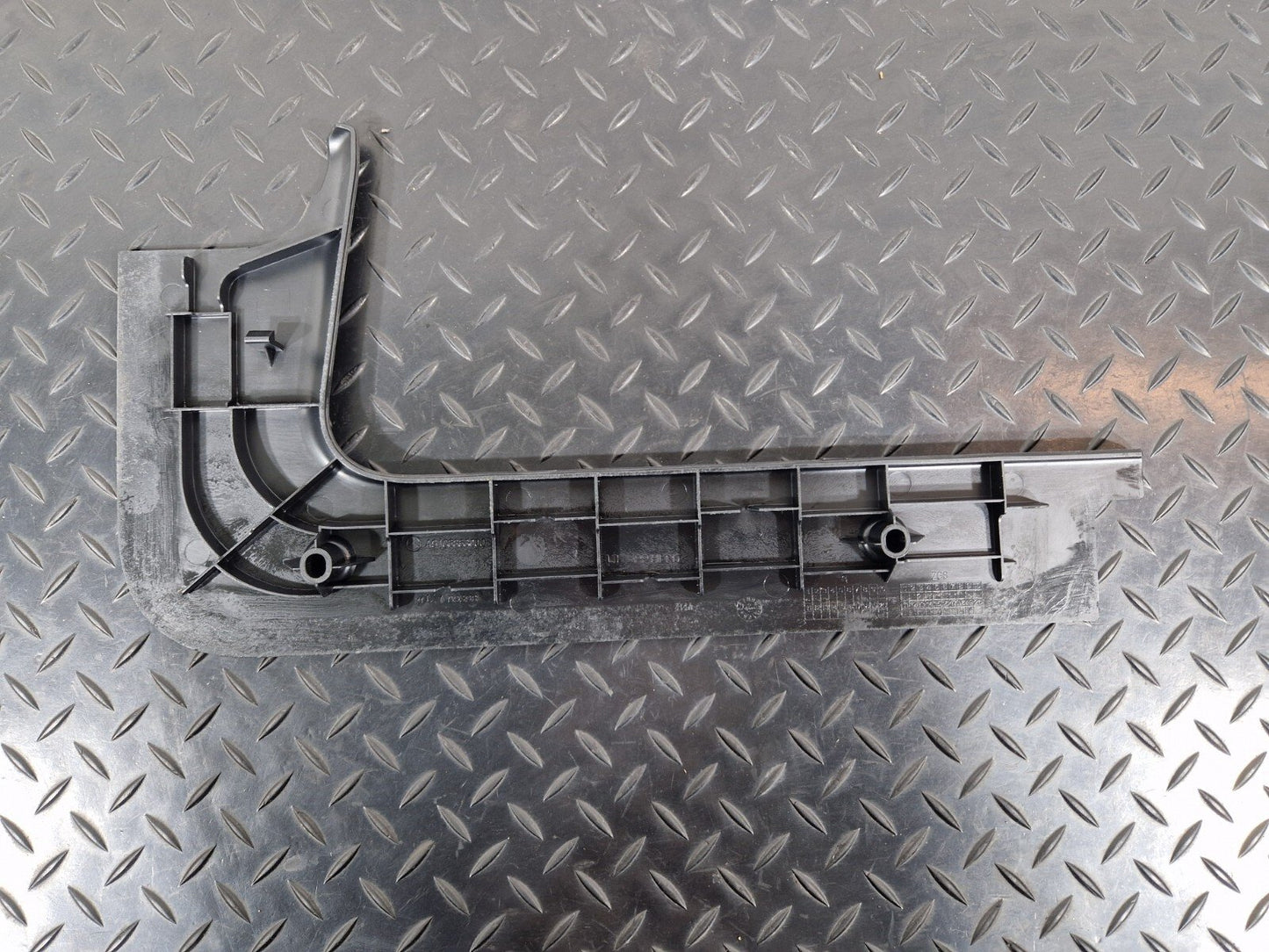 18ON MERCEDES BENZ SPRINTER W907 BATTERY PLASTIC TOP COVER LEFT N/S A9106863000