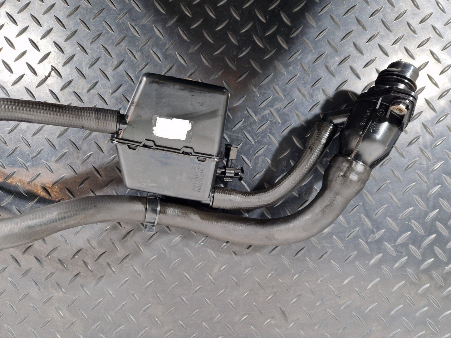 16-23 AUDI A5 F5 SPORTBACK S-LINE ADBLUE FILLER REDUCER PIPE HOSE 8W6131963A