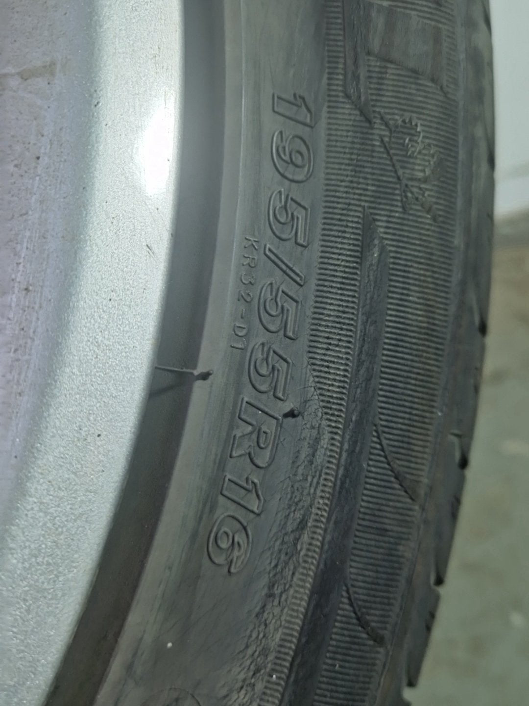 Toyota Prius MK2 (NHW20) 16" Alloy Wheel with Tyre 195/55/16 5mm