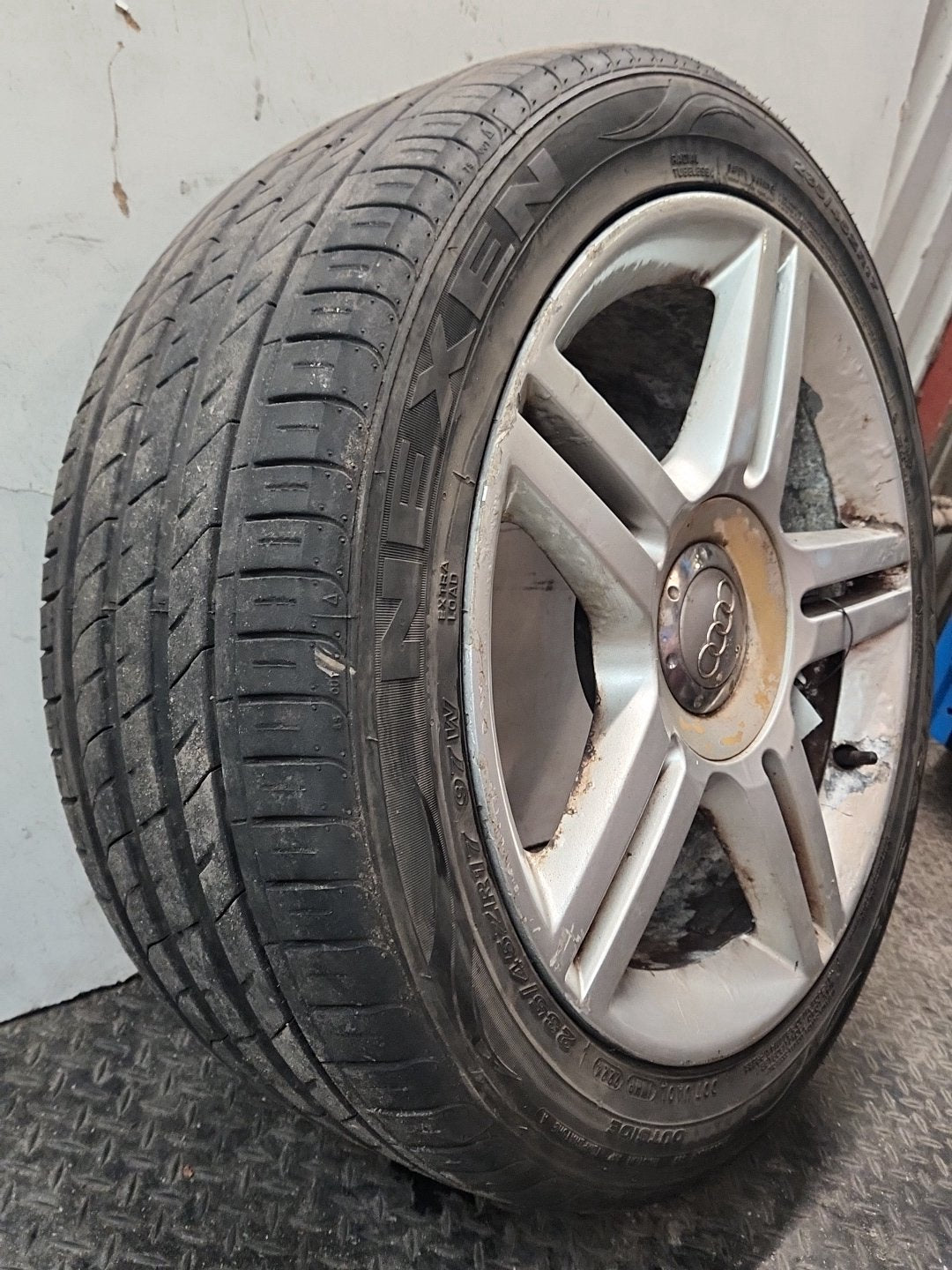 Audi A4 B7 17" Alloy Wheel with Tyre 235/45/17 ~4mm 8E0601025AS