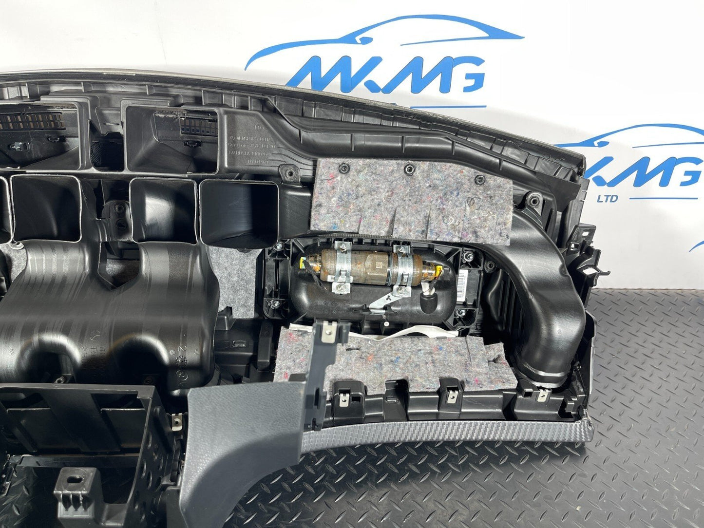 12-18 MERCEDES BENZ W176 DASHBOARD WITH PASSENGER SIDE AIR BAG 17668017879
