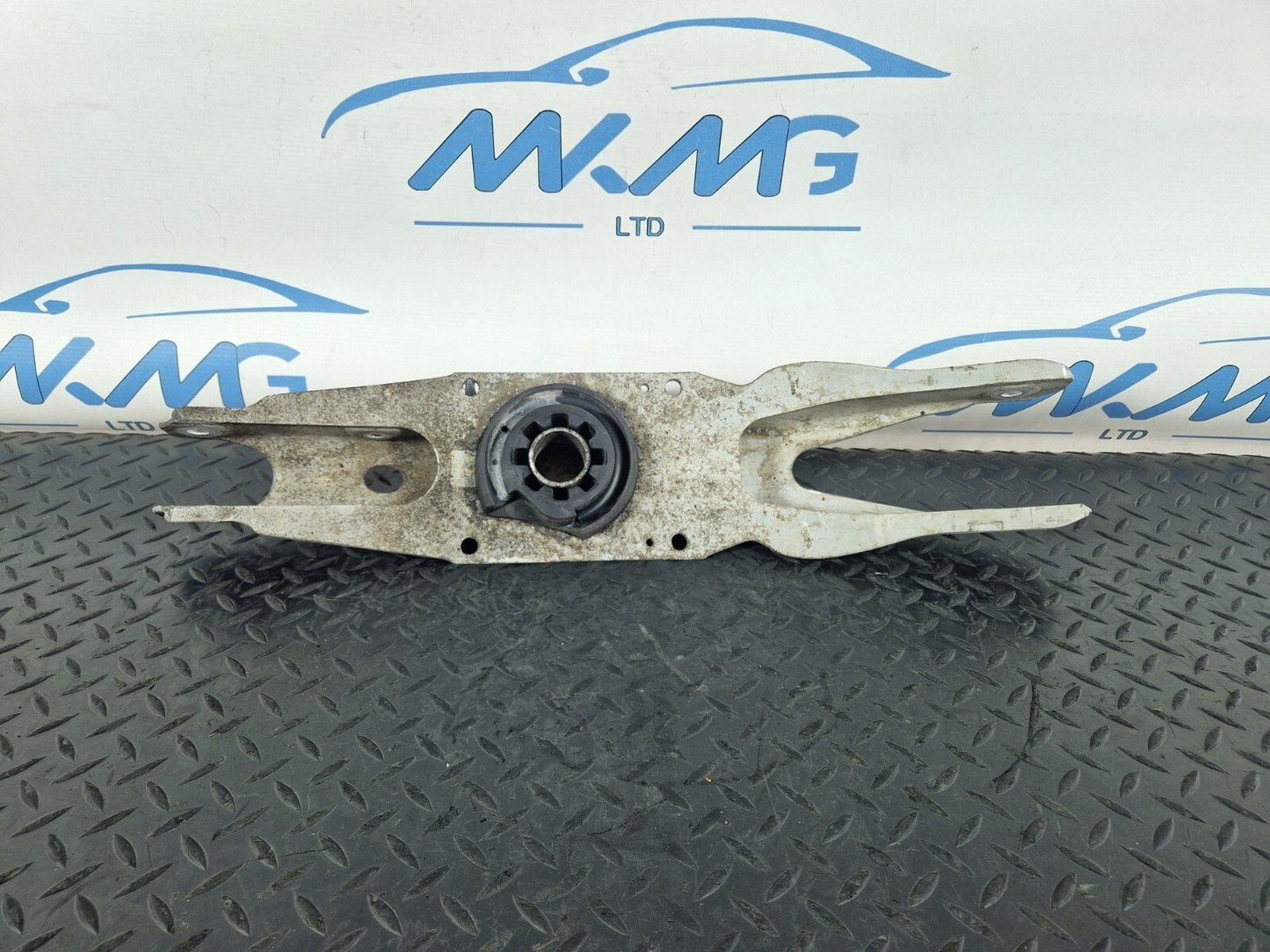 13-19 MERCEDES BENZ CLA C117 REAR LOWER CONTROL ARM SPRING LINK A2463520202