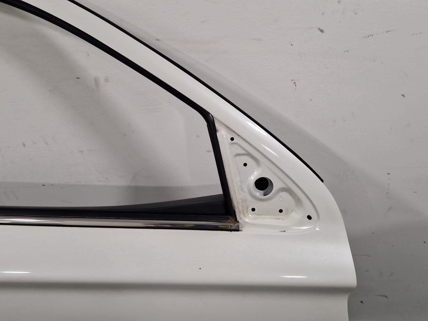 Mitsubishi Outlander PHEV MK3 (RE1) (GG2W) SUV Front Right Complete Door in W13A