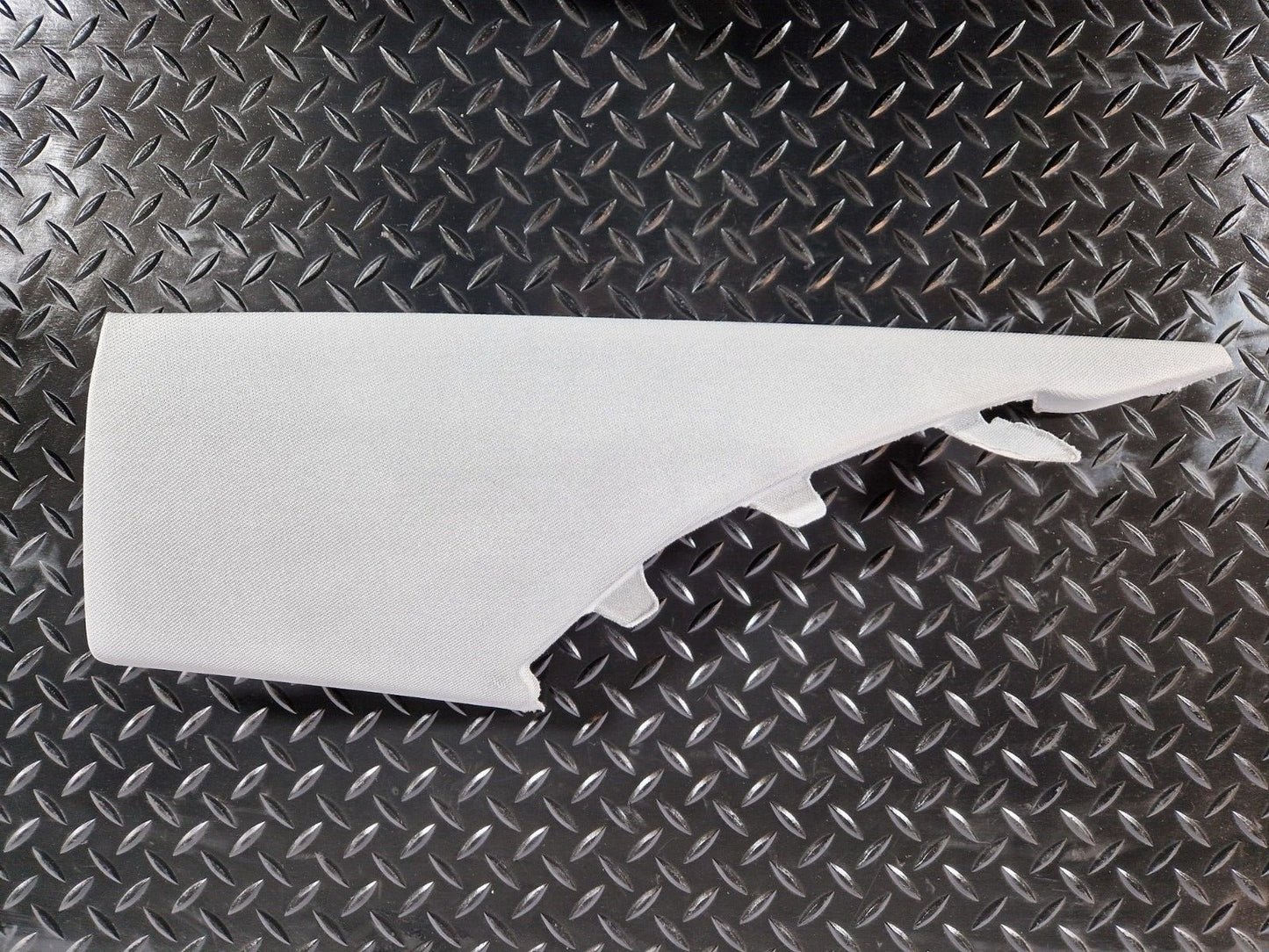 16-19 AUDI A4 B9 SALOON GENUINE REAR RIGHT O/S C-PILLAR TRIM COVER 8W5867246