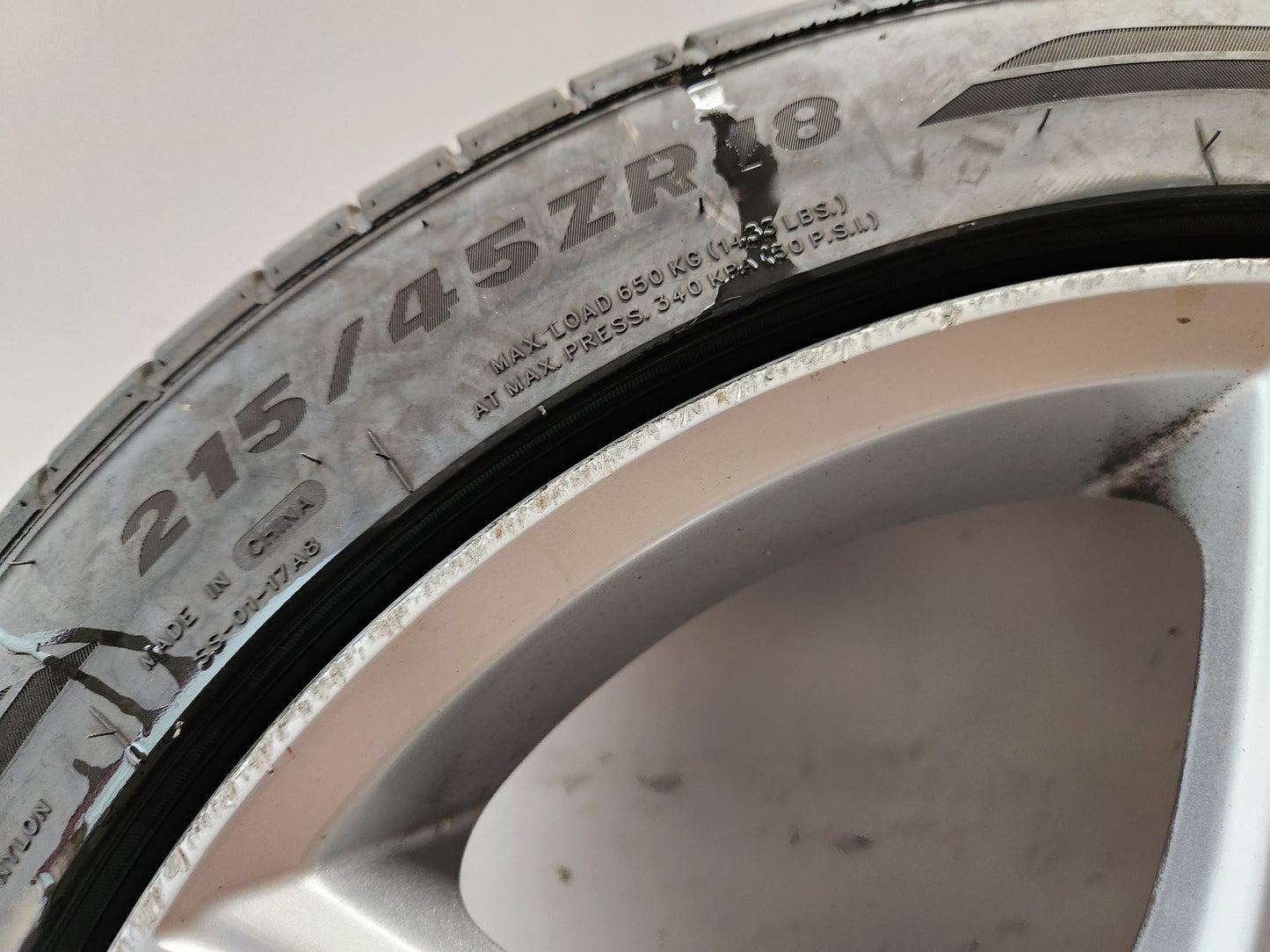 Volvo V50 MK2 FL (MW) 18" Alloy Wheel with Tyre 215/45/18 ~6mm