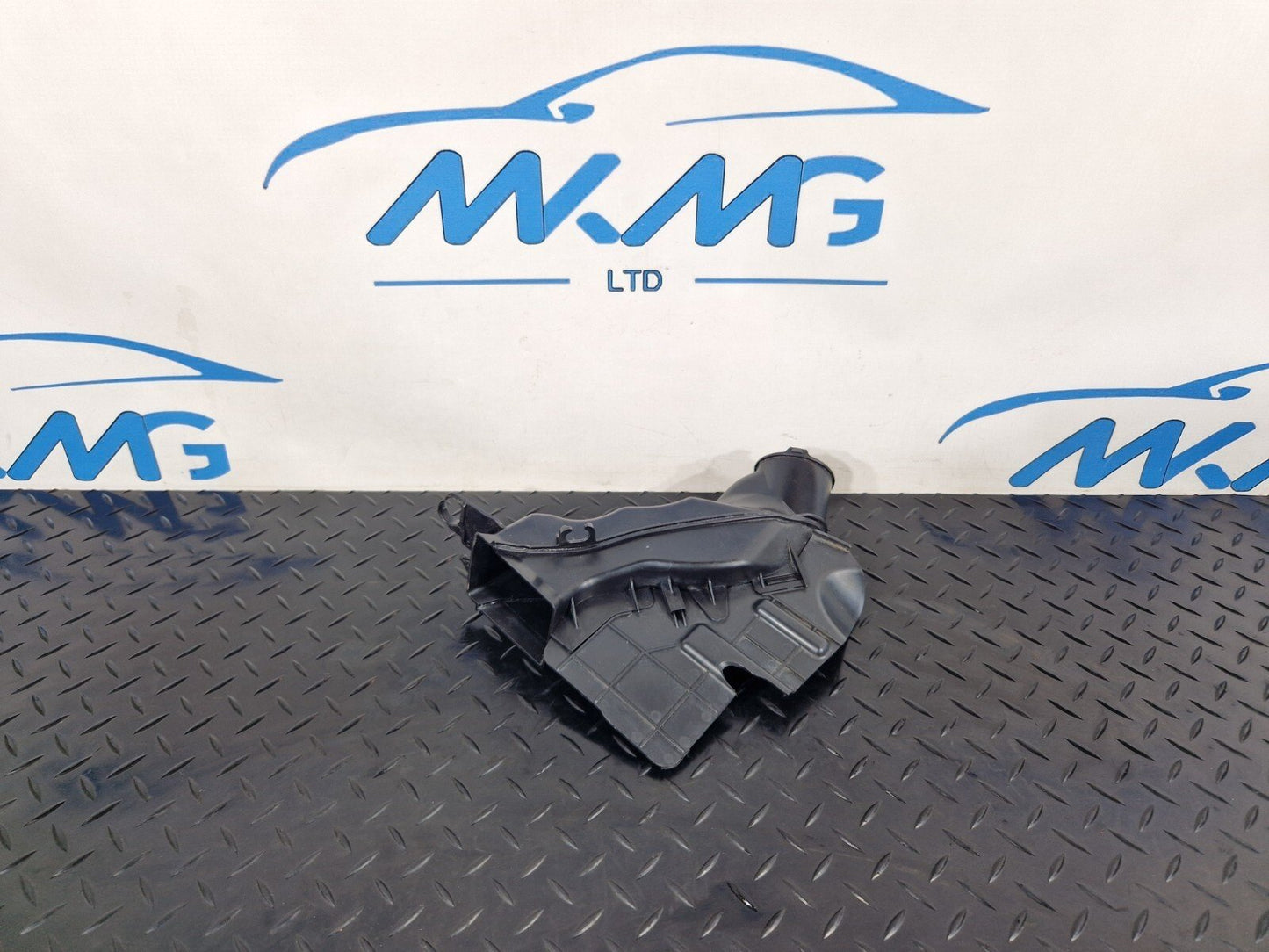 BMW X1 X2 SERIES DRAIN DUCT 7385250 F48 F39