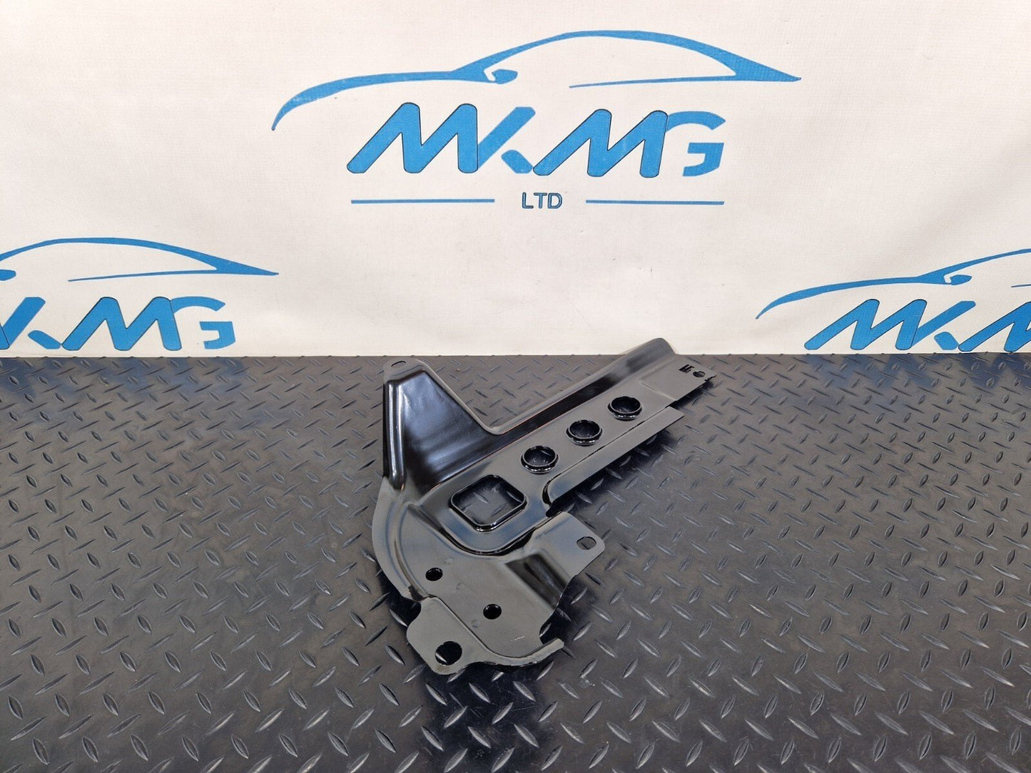 14-21 MERCEDES BENZ W205 OEM BOOT TRUNK FLOOR LEFT SUPPORT BRACKET A2056100102