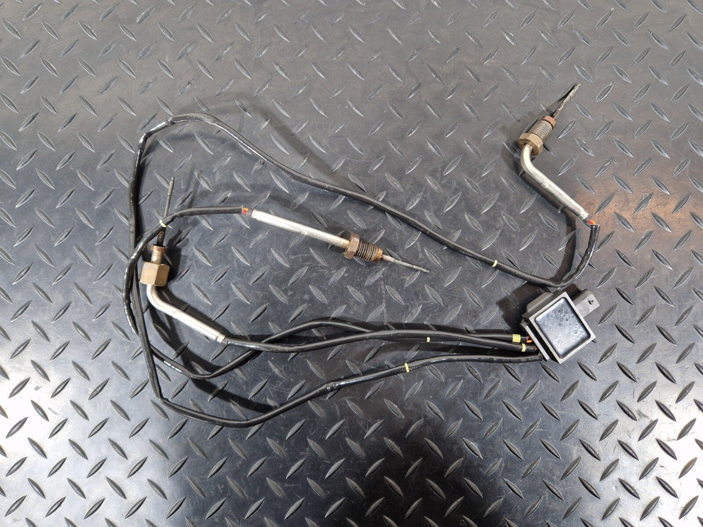 19-ON MERCEDES BENZ A CLASS W177 EXHAUST TEMPERATURE SENSOR A0009053806