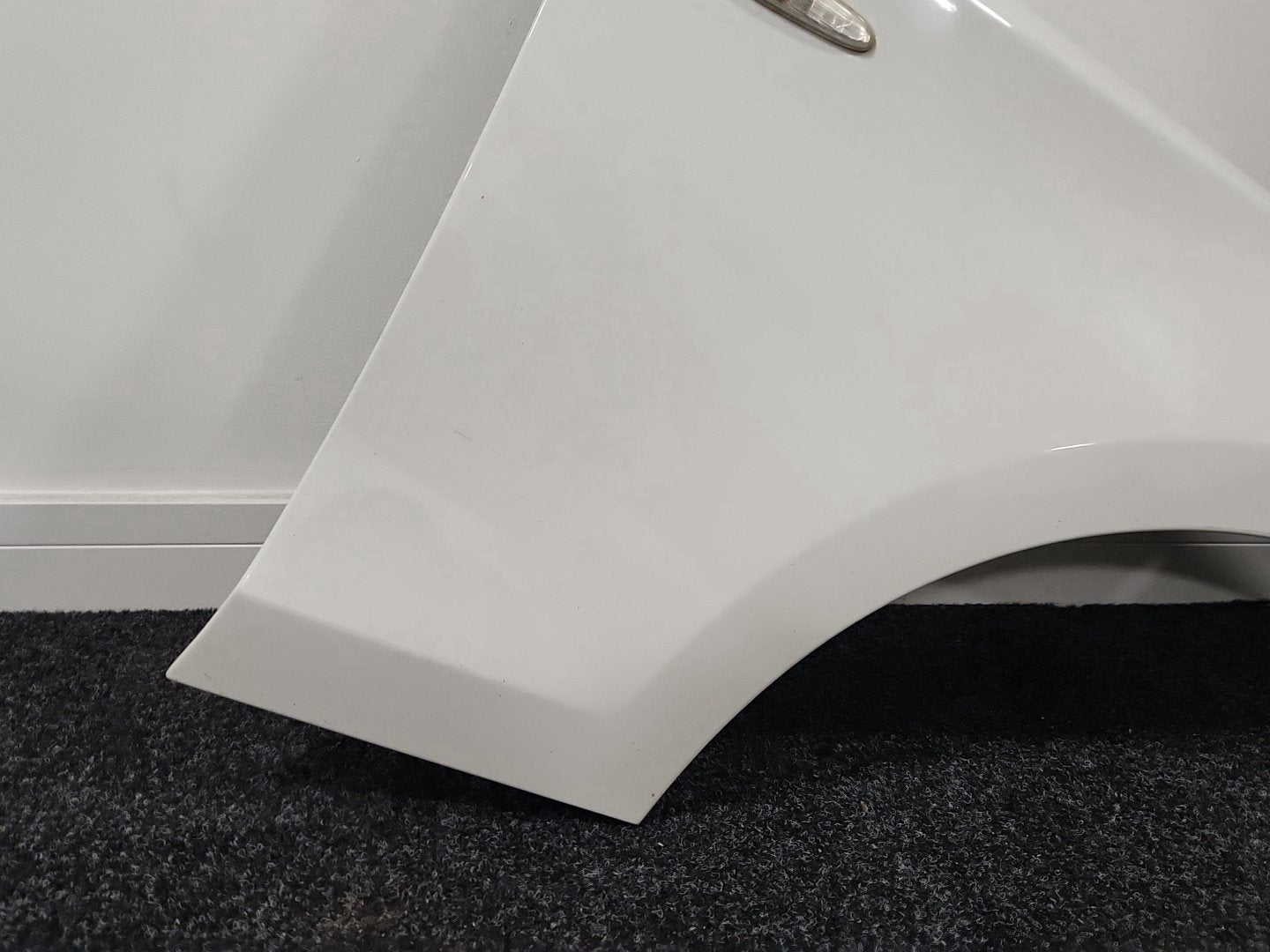 BMW 116d E87 Hatchback Front Right O/S Driver Wing Fender Panel in Alpine White