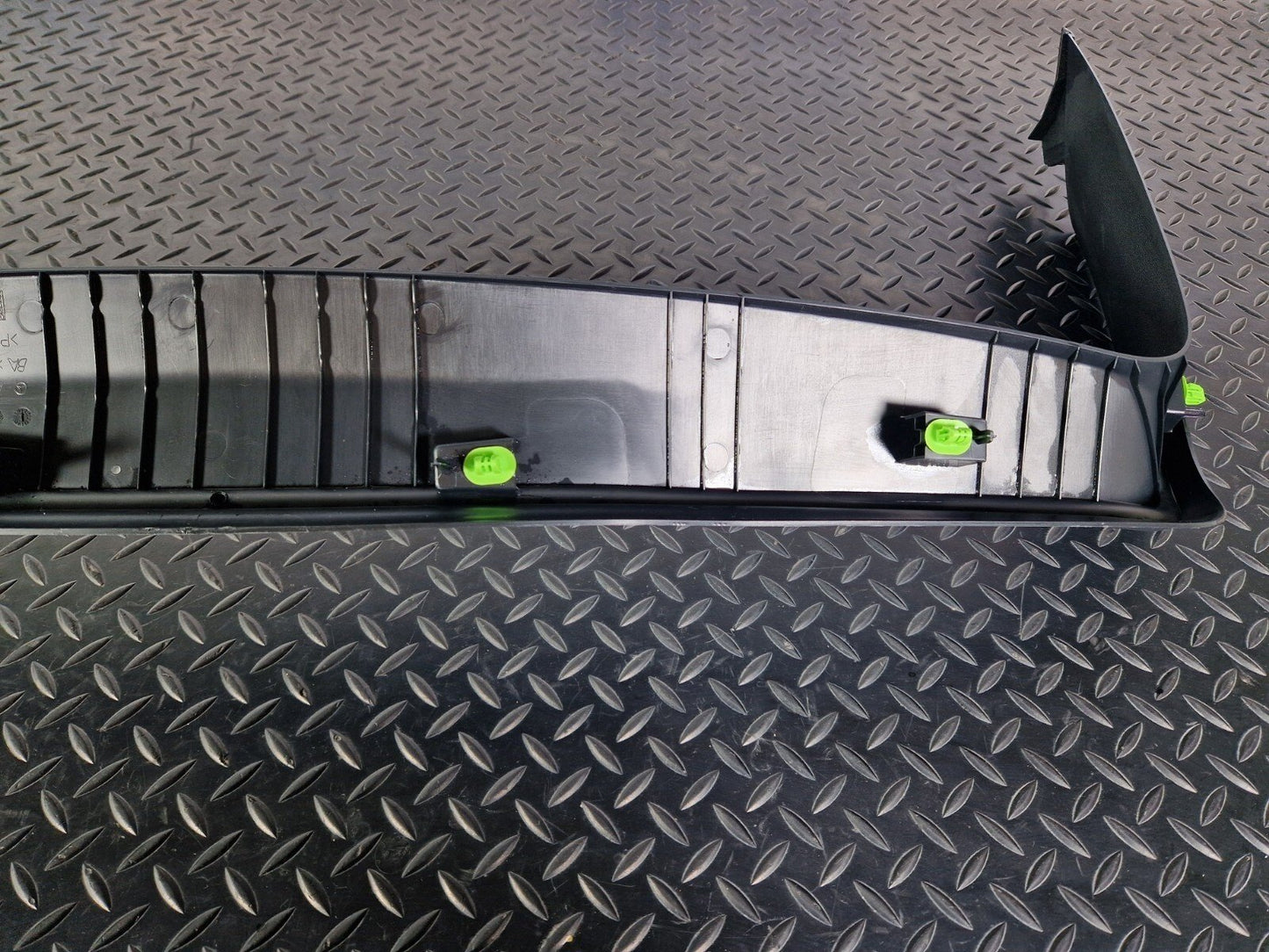 14-21 MERCEDES C220d W205 TAILGATE PANEL TRIM COVER A2057401500