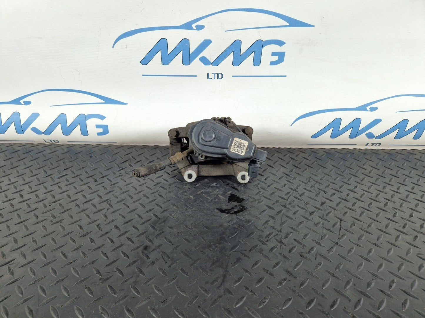 10-17 AUDI A8 4H REAR RIGHT O/S BRAKE CALIPER HOUSING & MOTOR UNIT 4H0615404