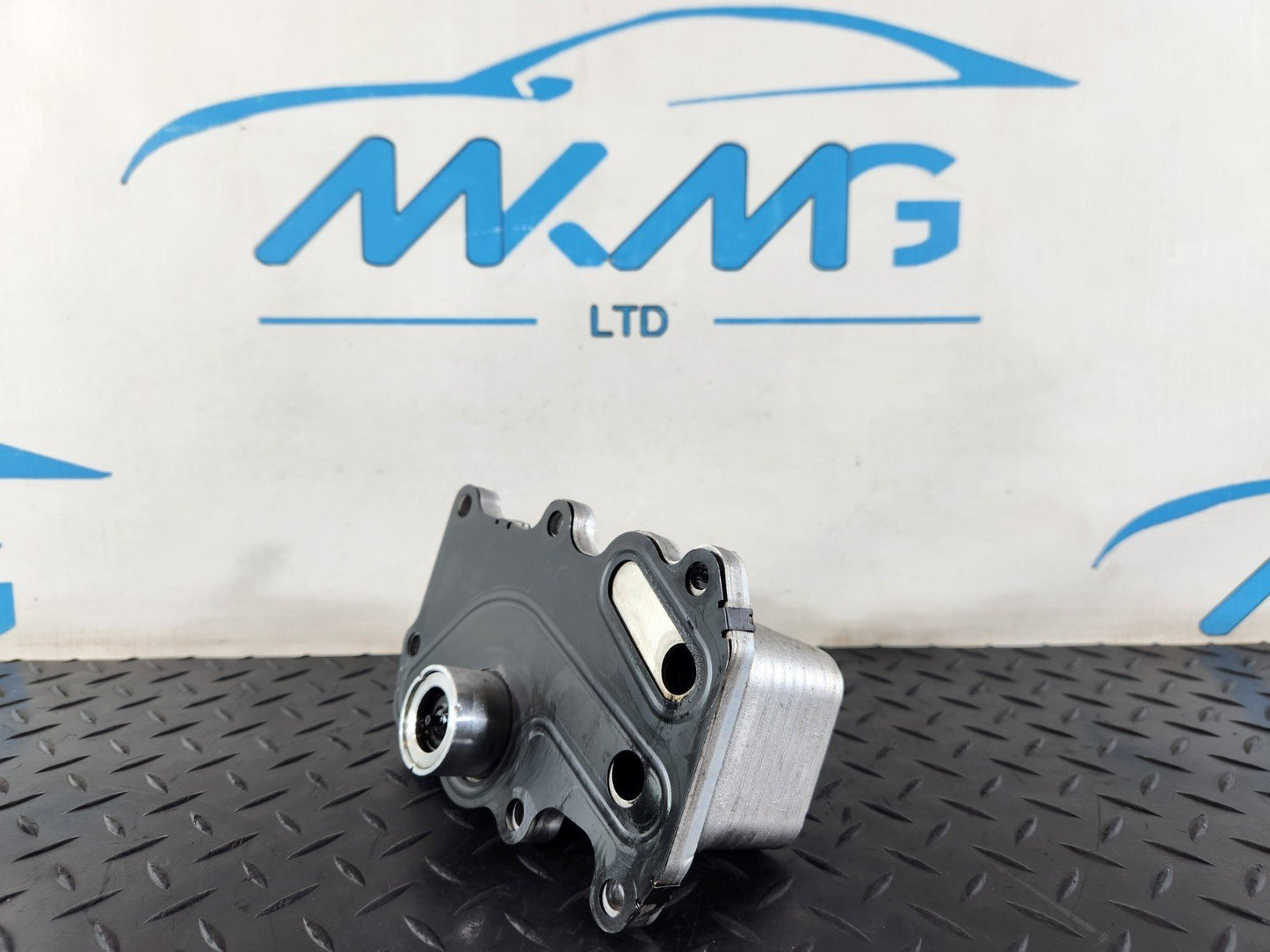 19-ON RANGE ROVER EVOQUE L551 2.0 DIESEL OIL COOLER M4D3-6A642-BB