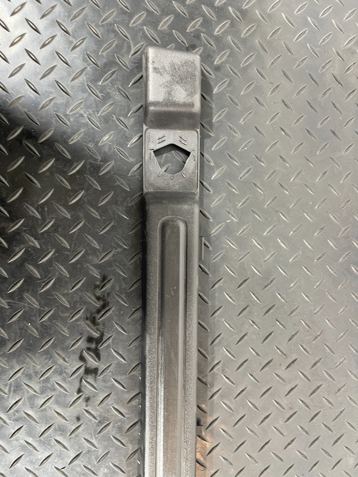 2019-ON  LAND ROVER DISCOVERY L550 O/S DRIVER SIDE BOOT TRIM FK7246066B