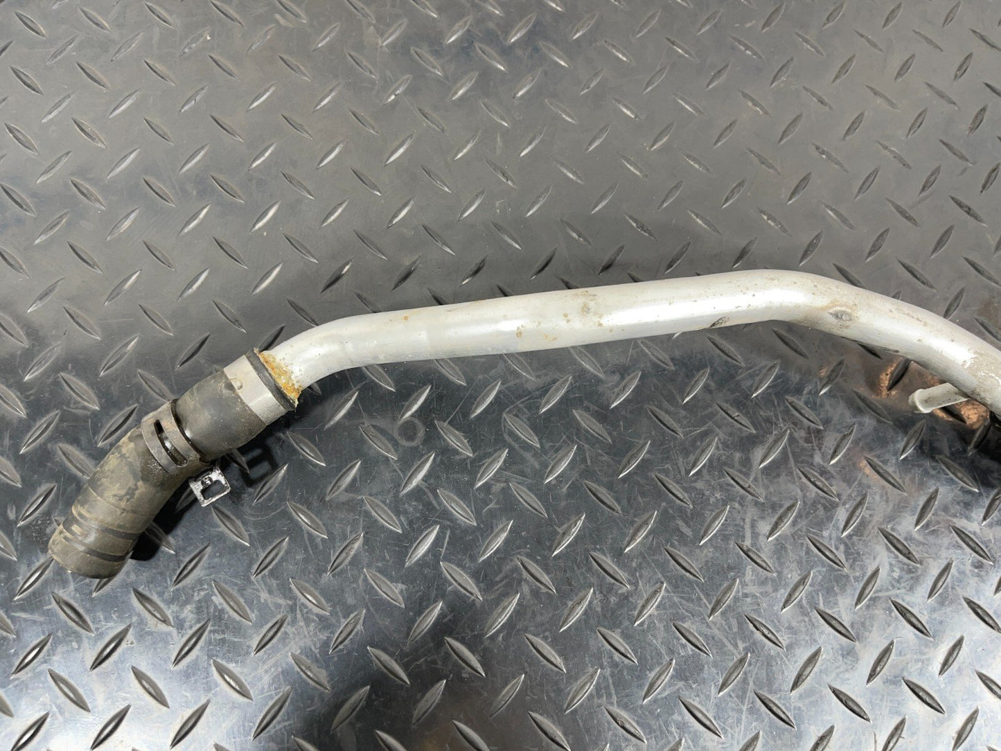 14-21 MERCEDES BENZ C300h W205 GENUINE COOLANT HOSE PIPE A2058303302
