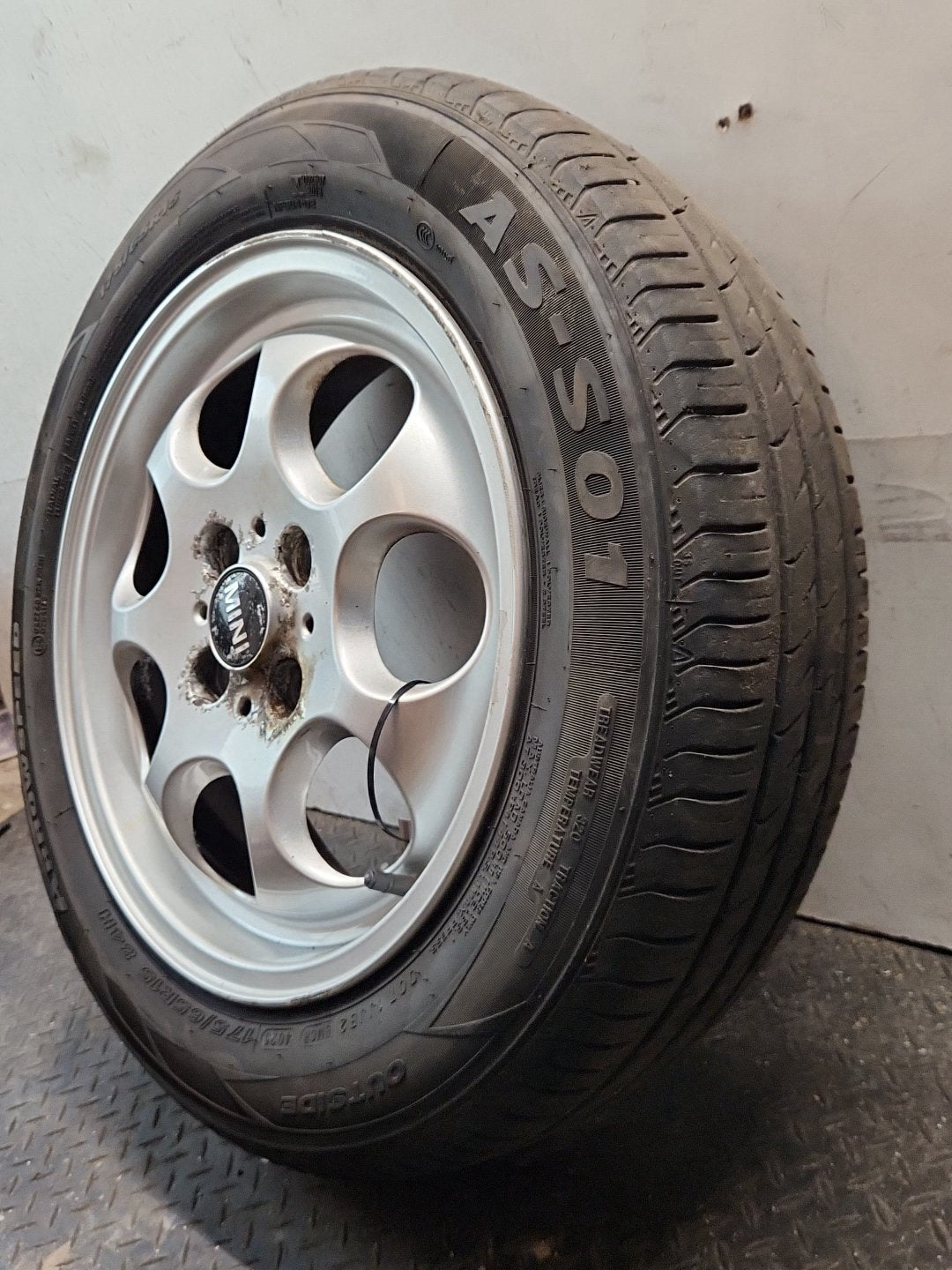 2012 Mini Cooper Clubman R55 15" Alloy Wheel with Tyre 175/65/15 ~6mm