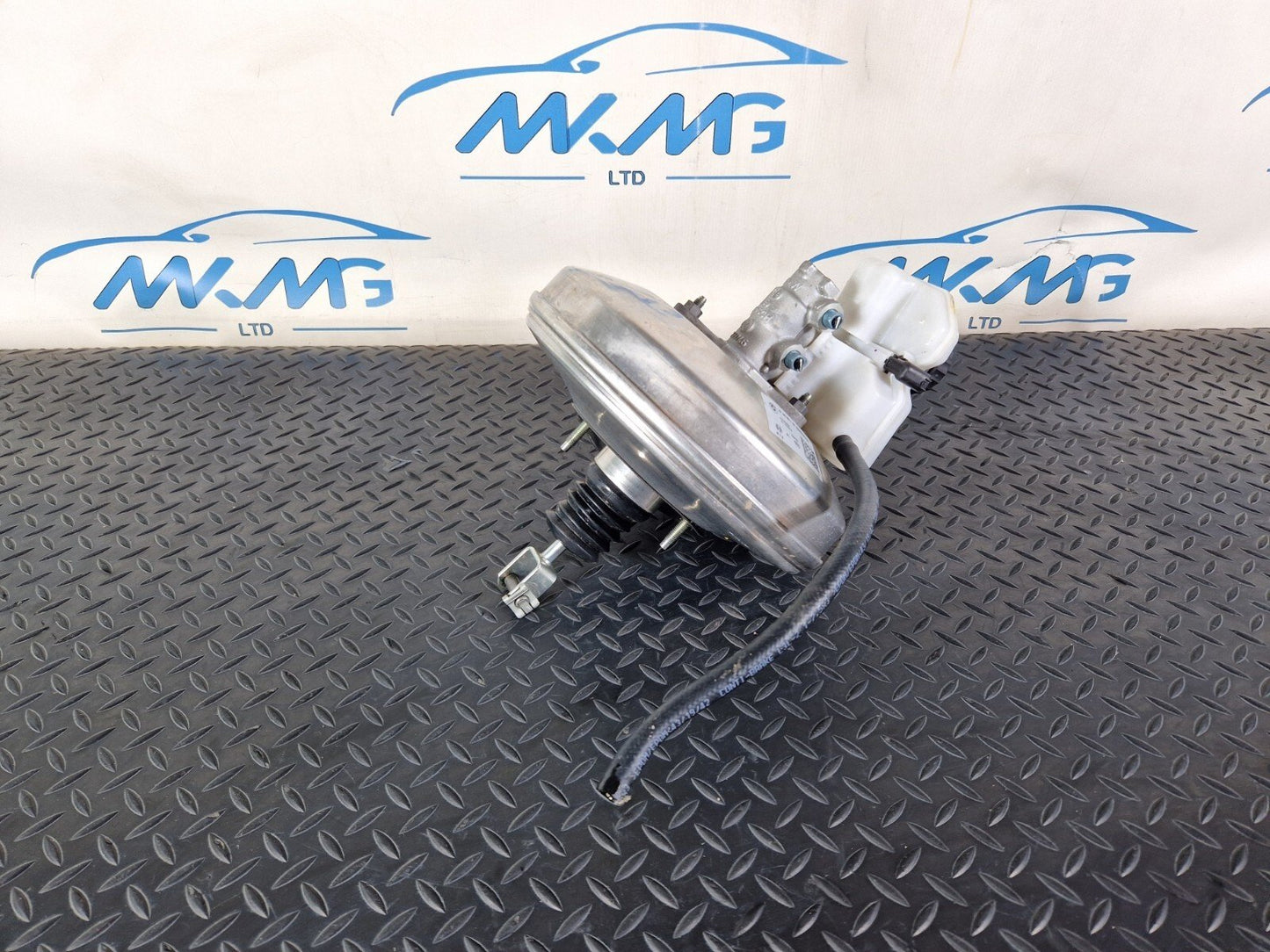 20-24 BMW 1 SERIES F40 GENUINE BRAKE MASTER CYLINDER SERVO 6872071