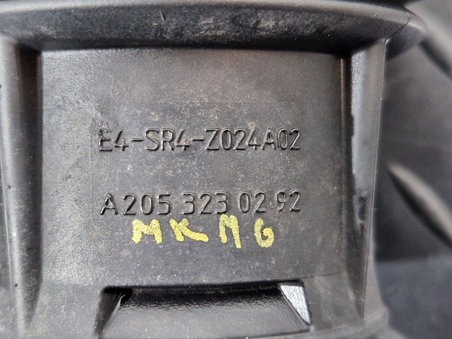 14-21 MERCEDES BENZ C200 W205 FRONT SHOCK ABSORBER MOUNT RUBBER BOOT A2053230292
