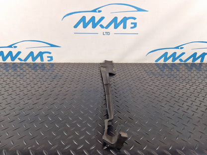 10-15 AUDI Q7 4L  FRONT RIGHT SIDE RADIATOR AIR GUIDE SEAL 7L0121332