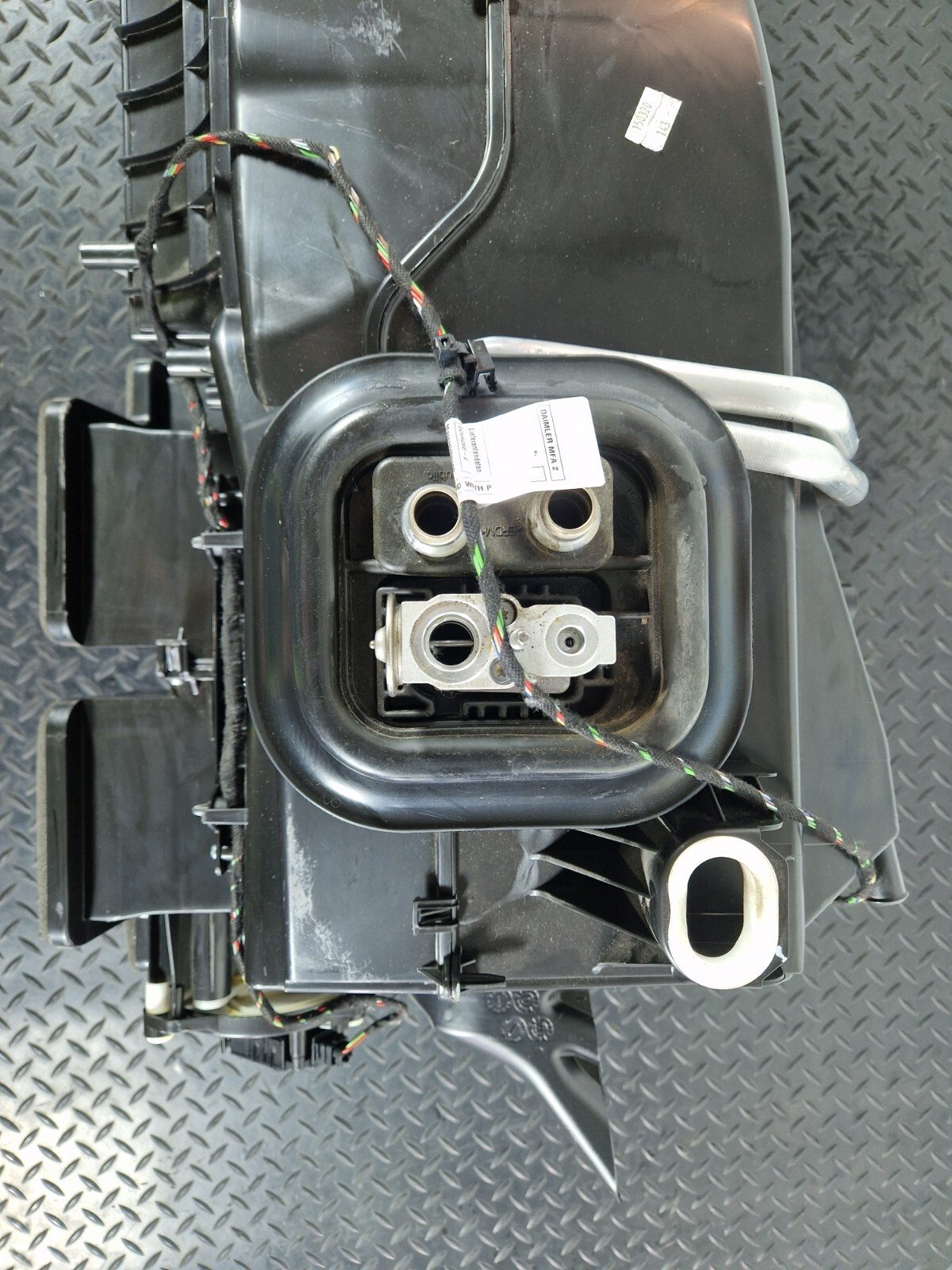 18-ON MERCEDES A CLASS W177 GENUINE OEM HEATER MATRIX HOUSING A2478309202