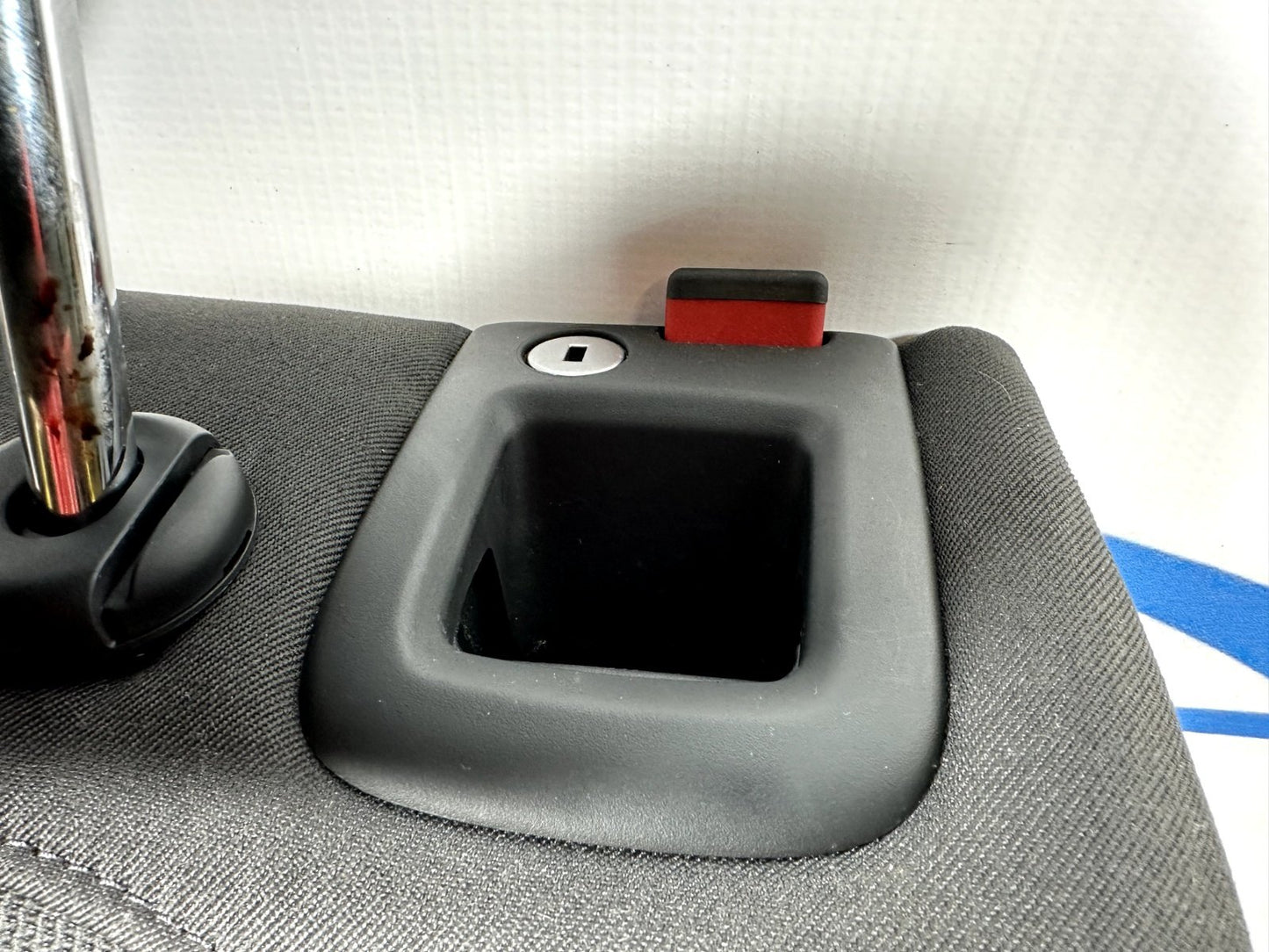 16-19 AUDI A4 B9 SALOON GENUINE REAR LEFT BACKREST SEAT WITH HEADREST CLOTH