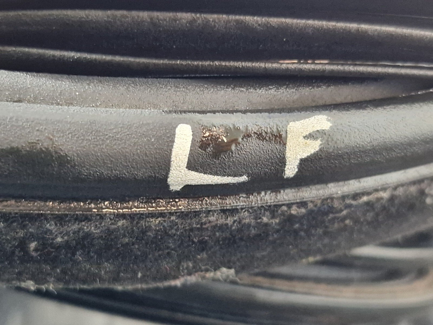 11-18 BMW 6 SERIES F06 FRONT LEFT NSF DOOR RUBBER WEATHER SEAL 7275297