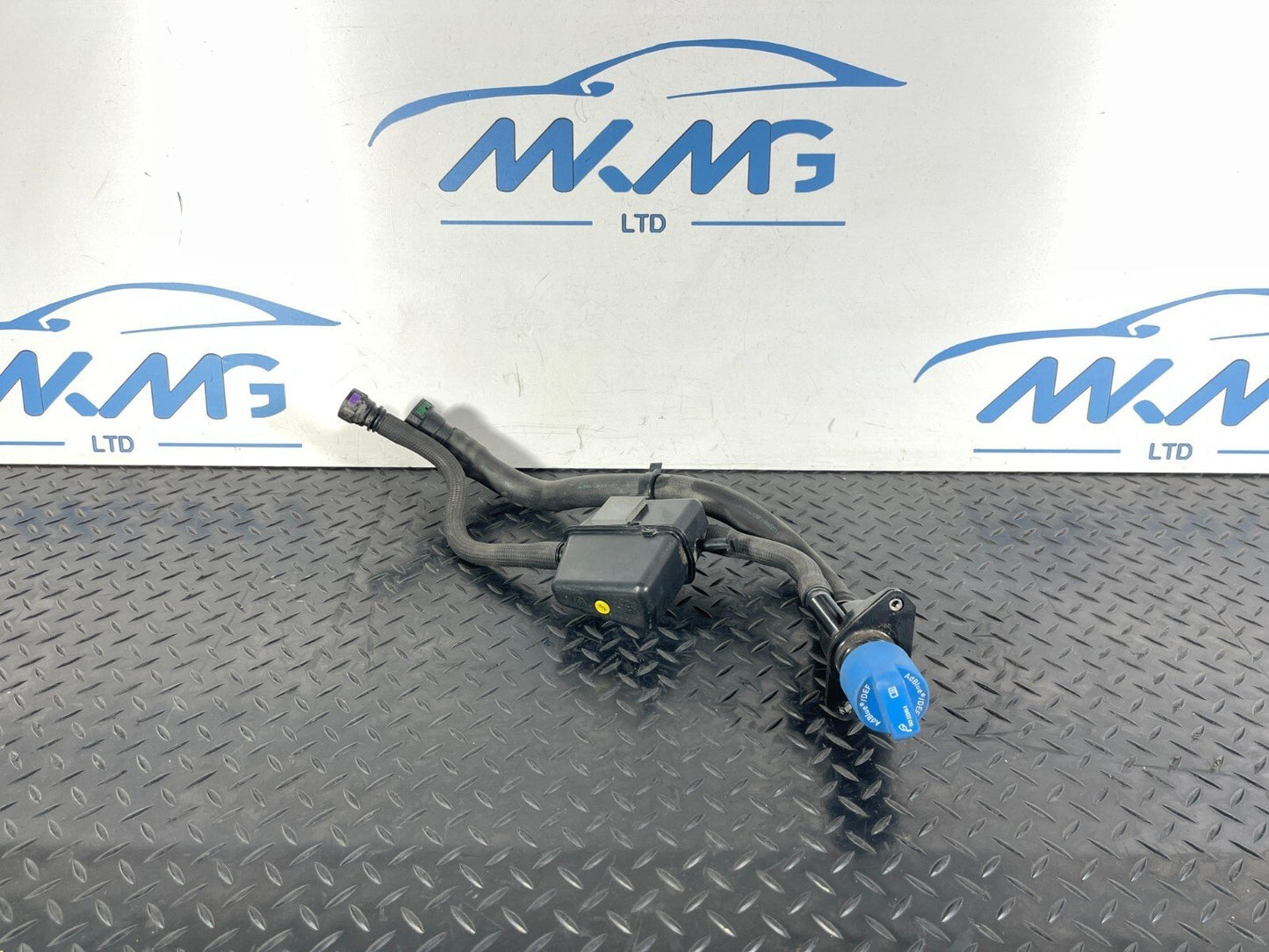 16-19 AUDI A4 B9 2.0TDI  GENUINE ADBLUE TANK FILLING HOSES 8W0131963A