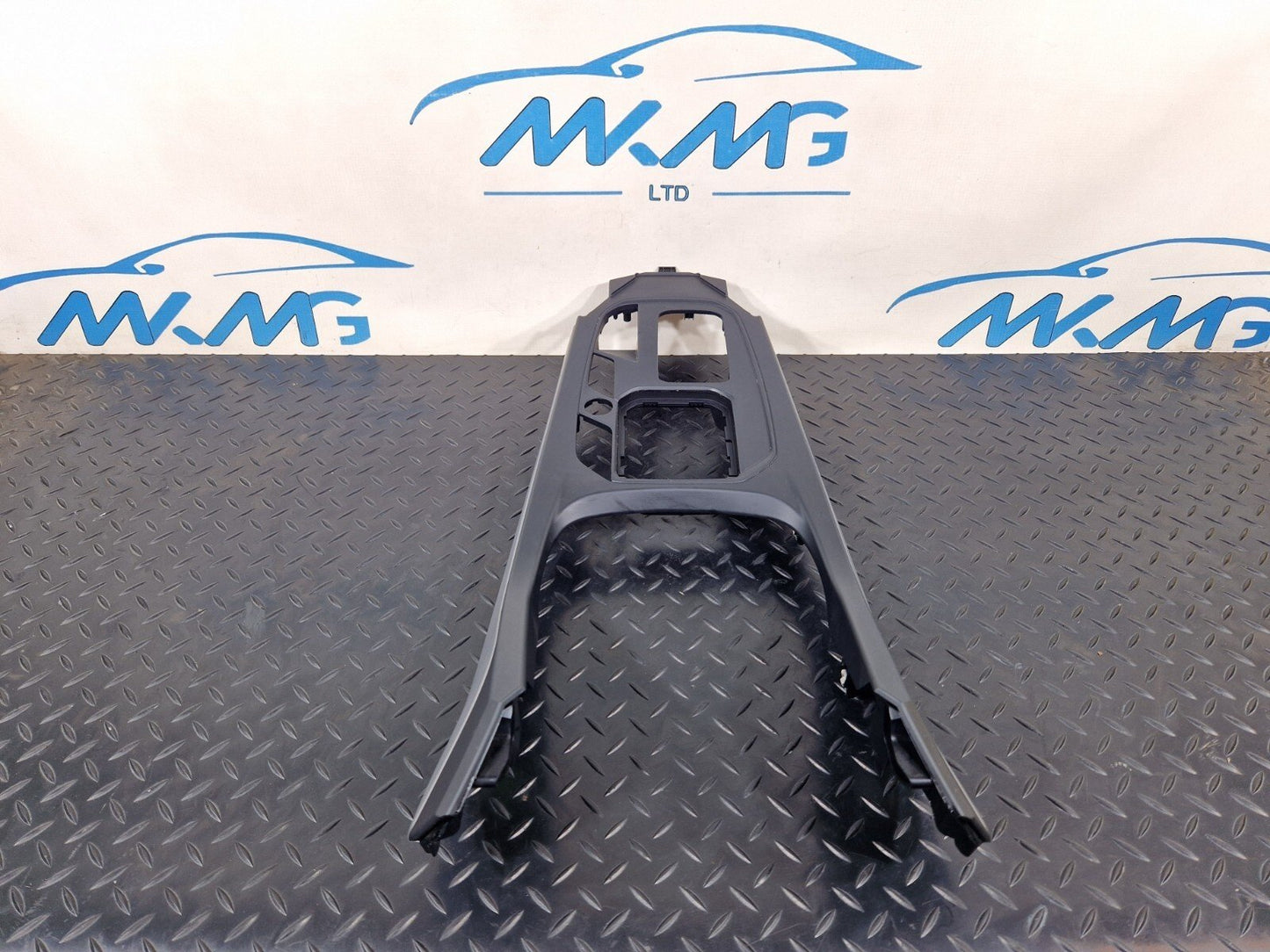20-24 BMW 1 SERIES F40 F44 GENUINE  CENTER CONSOLE TRIM COVER 6823443