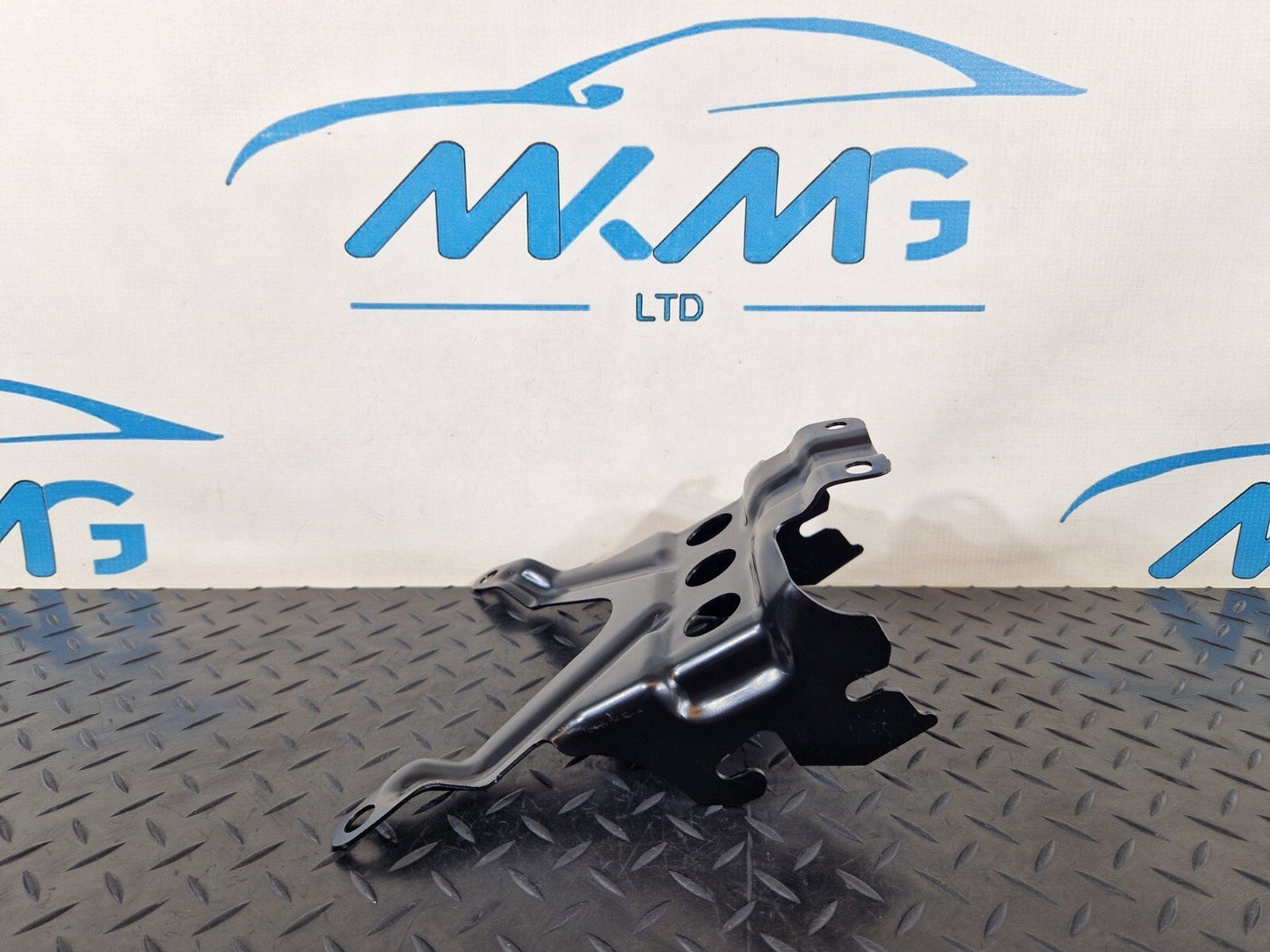10-17 AUDI A8 4H REAR SEAT FIXING BRACKET MOUNT 4H0885153