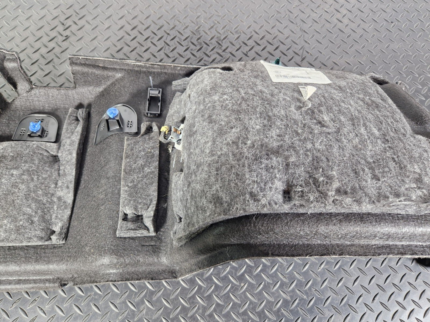 14-21 MERCEDES BENZ C300h W205 BOOT SIDE TRIM PANEL REAR LEFT A2056909804