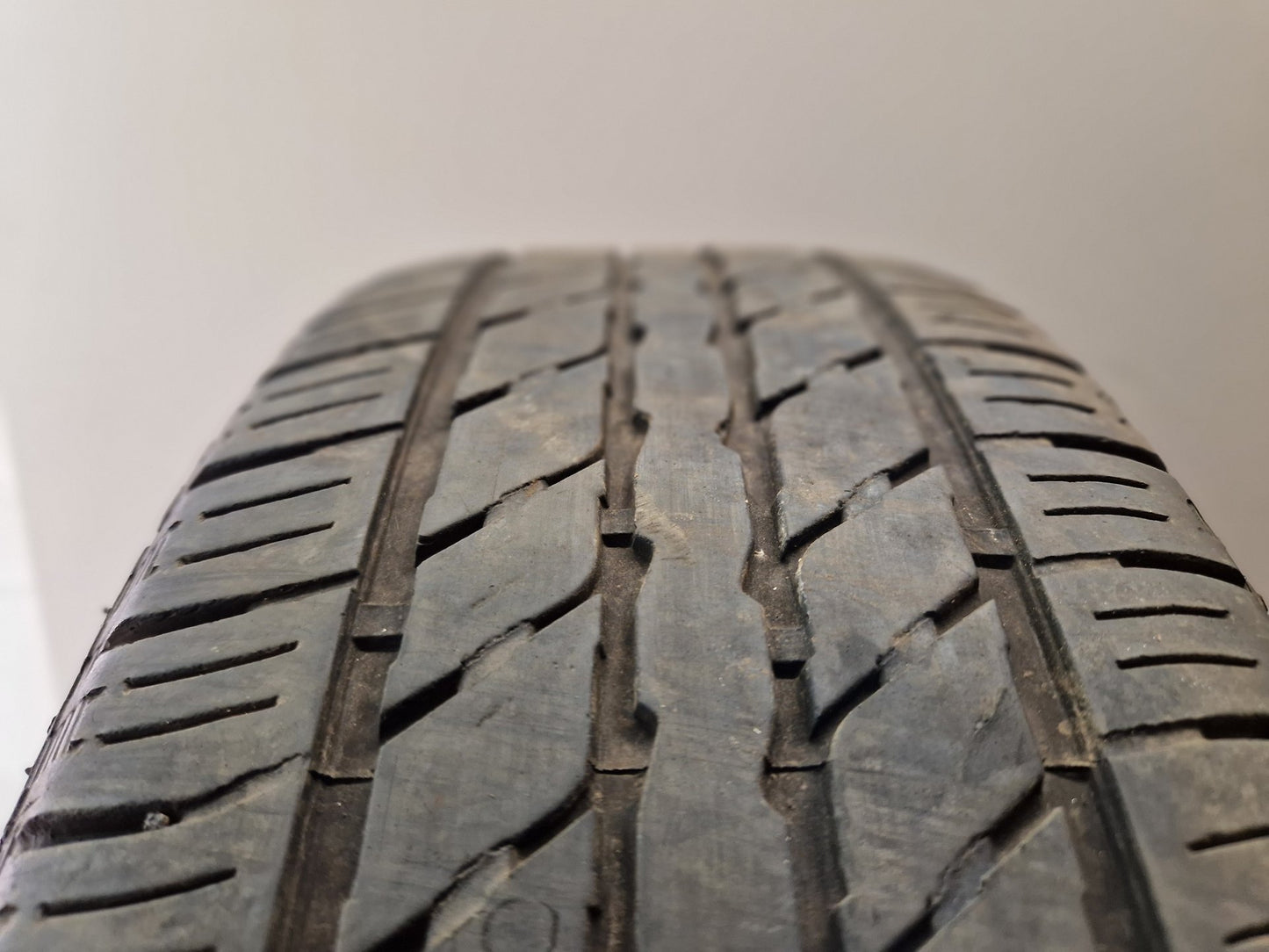 Nissan Qashqai MK1 17" Alloy Wheel with Tyre 215/60/17 ~3mm