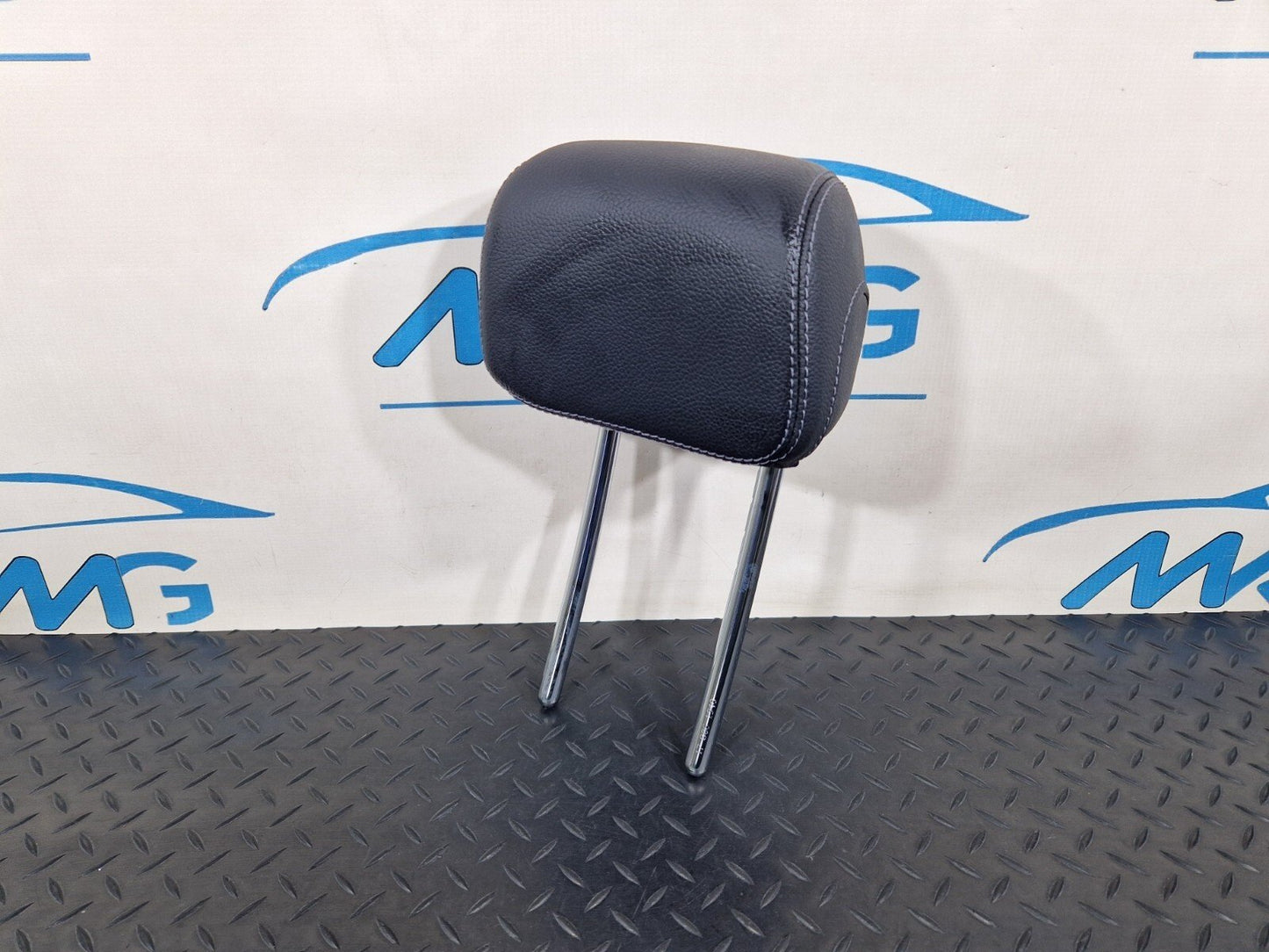 14-21 MERCEDES BENZ C200d W205 REAR SEAT HEAD REST FITS LEFT & RIGHT A2059702950