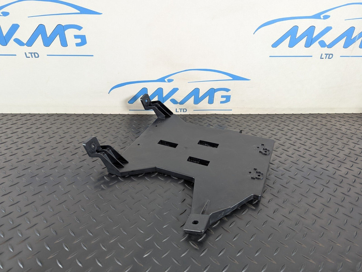 12-18 AUDI A6 C7 GENUINE AMPLIFIER UNIT BRACKET 4G0907348C