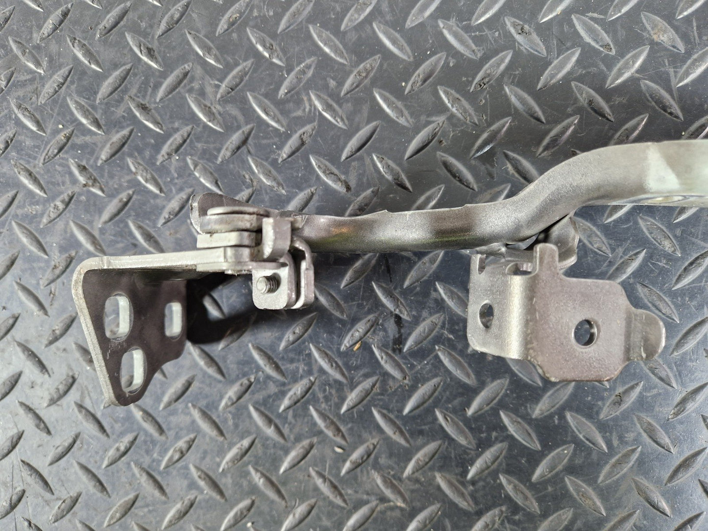14-23 MERCEDES VITO W447 OEM N/S/F FRONT LEFT BONNET HINGE A4477500051