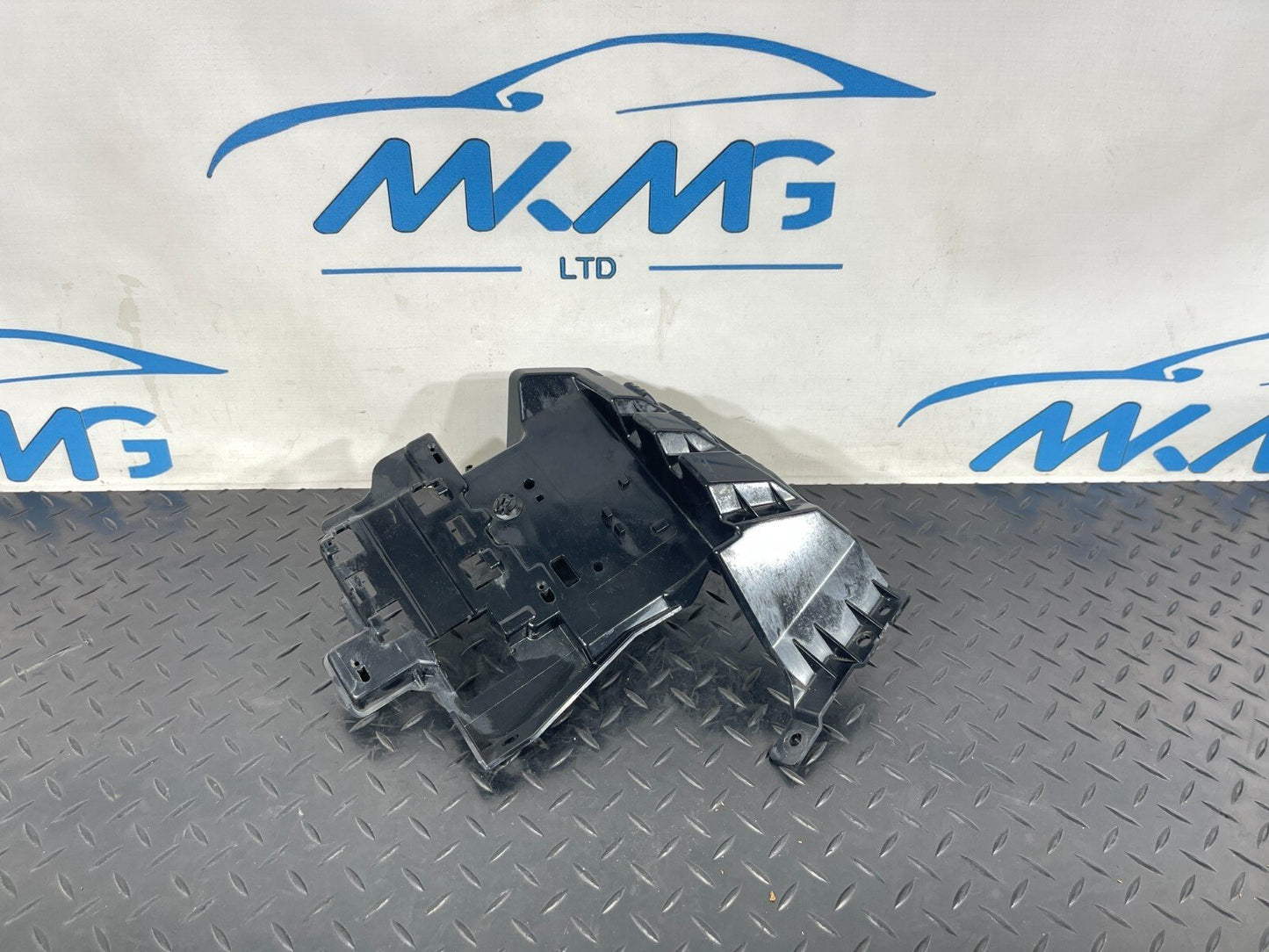 2019-ON LAND ROVER DISCOVERY L550 REAR RIGHT BUMPER MOUNTING BRACKET LK7217E800A