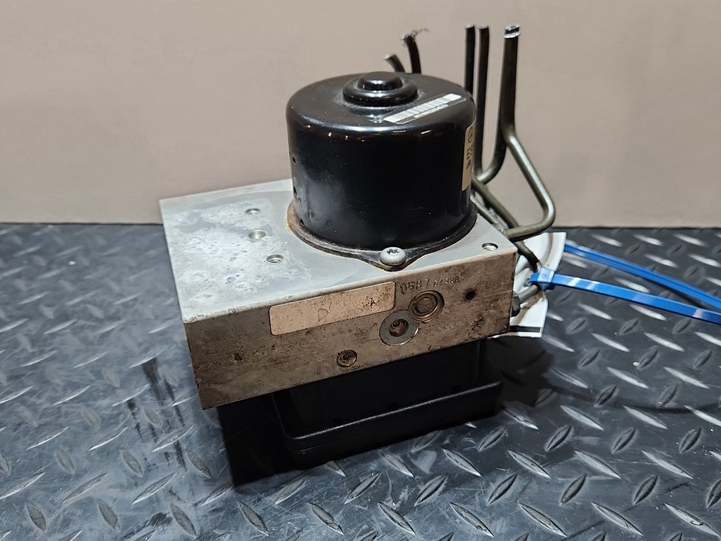 Mercedes-Benz CLC180 CLC-Class W203 Coupe Genuine ABS Pump Module A0064314812