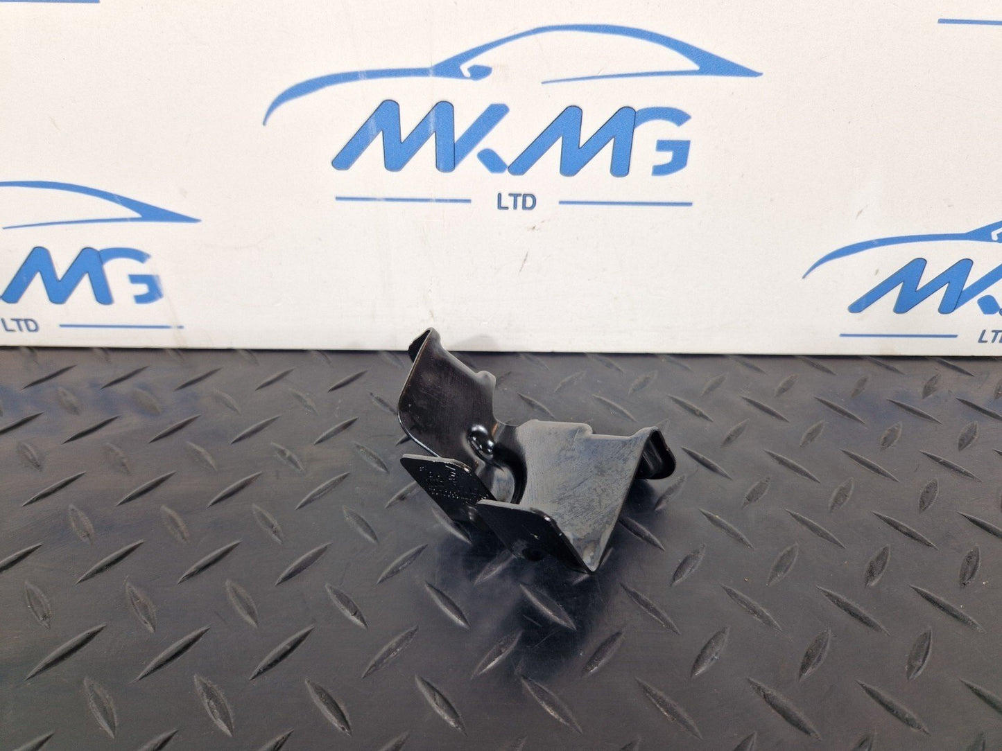 19-ON MERCEDES CLA C118 BOOT TRUNK FLOOR COMPARTMENT HOLDER BRACKET A1776802103
