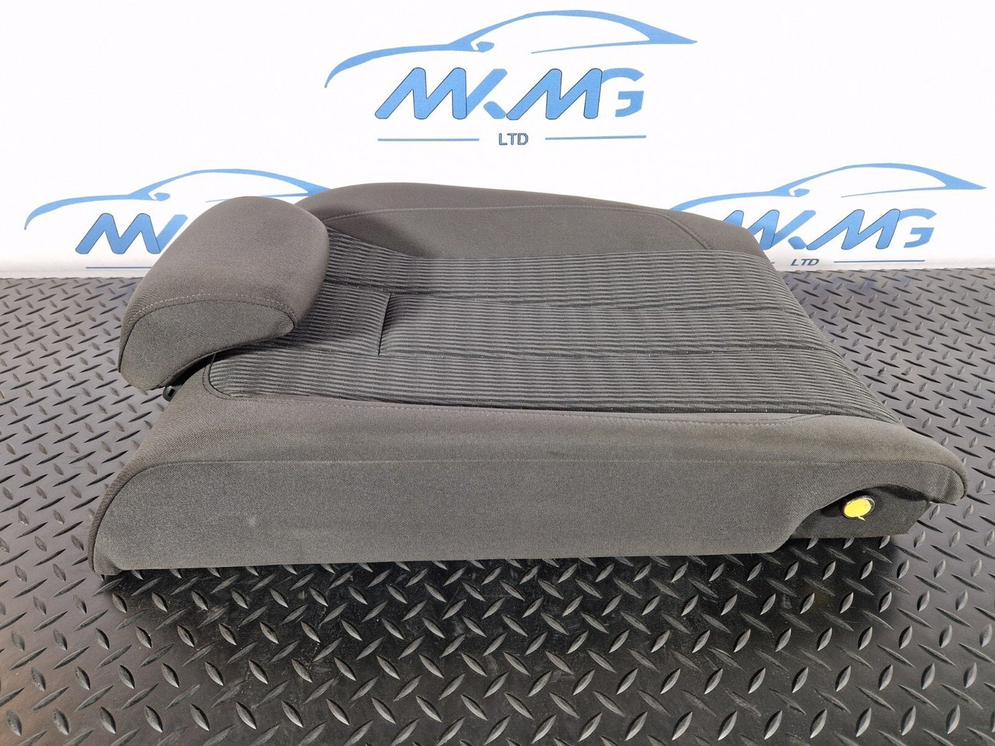 16-19 AUDI A4 B9 SALOON REAR LEFT N/S/R CLOTH SEAT BACKREST WITH HEADREST
