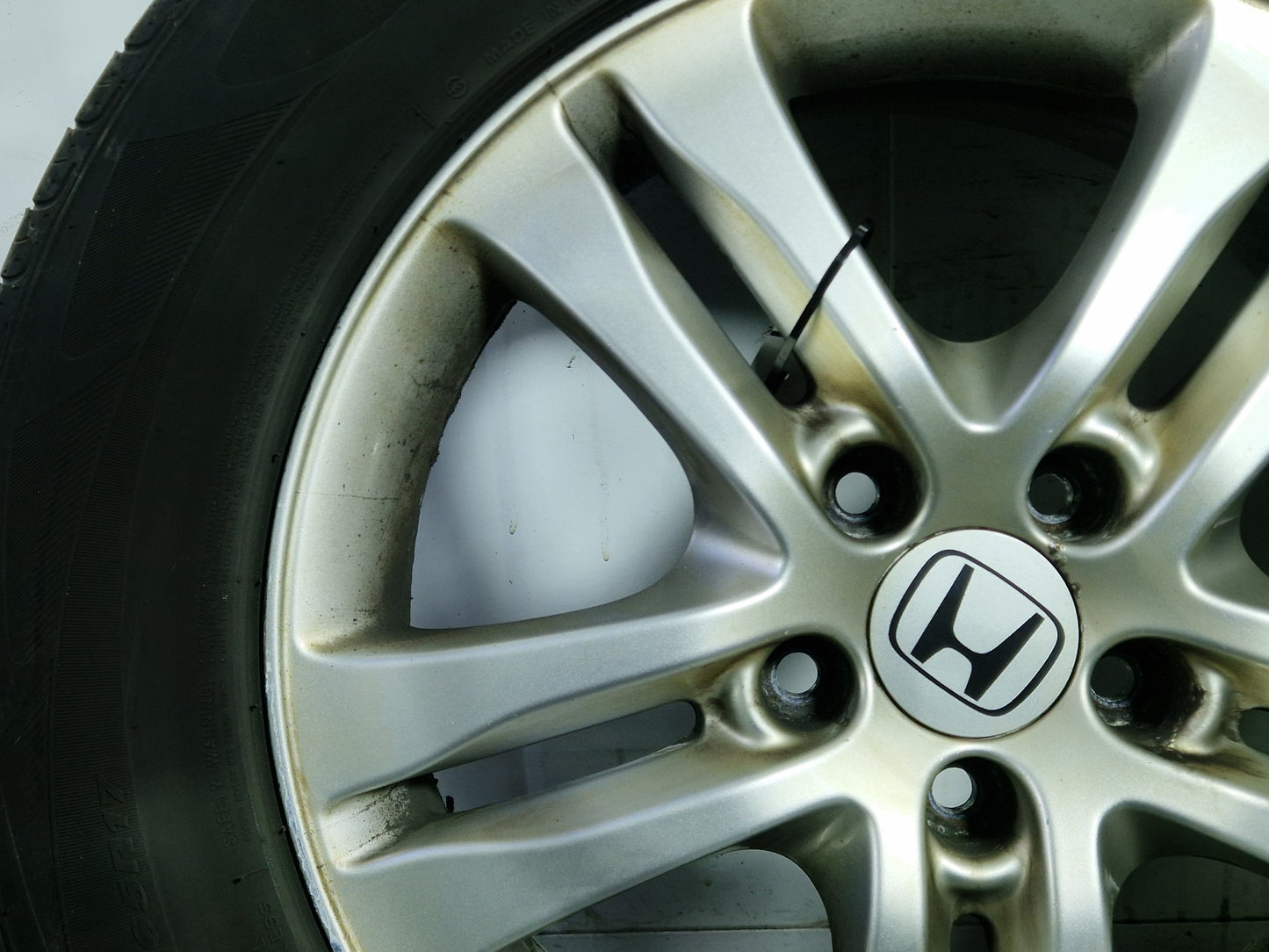 Honda CR-V MK3 FL (RE58) 17" Alloy Wheel with Tyre ~3mm 225/65/17