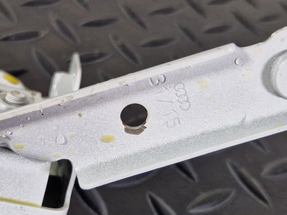 16-19 AUDI A4 B9 S-LINE GENUINE FRONT RIGHT SIDE FENDER BRACKET 8W0821136B