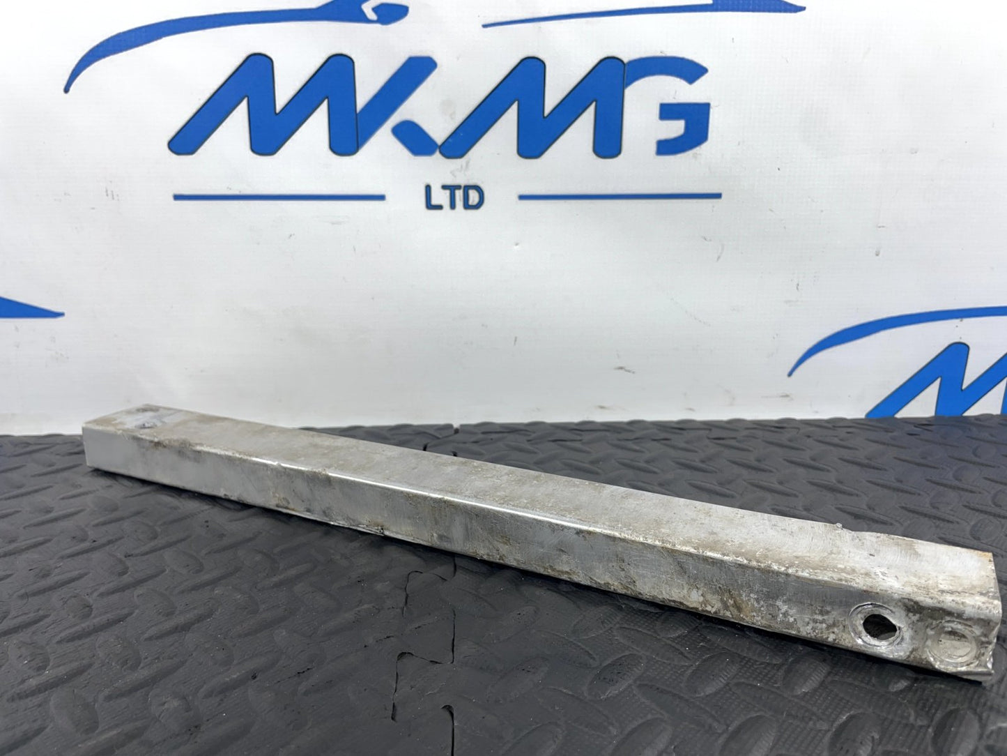 12-18 MERCEDES A B CLA  FRONT RIGHT REINFORCEMENT BRACKET A2466280229