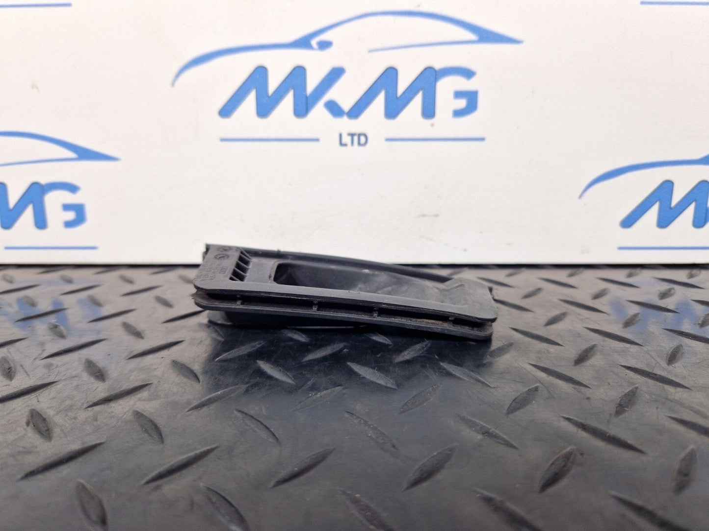 16-19 AUDI A4 B9 GENUINE FRONT LEFT REINFORCEMENT BEAM SEAL 8W0819143A