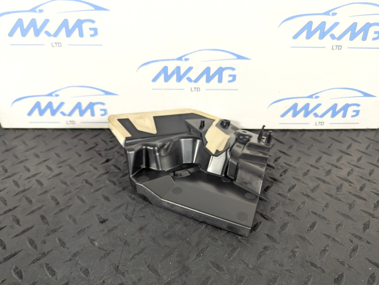 13-19 MERCEDES BENZ CLA C117 GENUINE SIDE REAR DOOR LOCK DUST COVER A1177320195