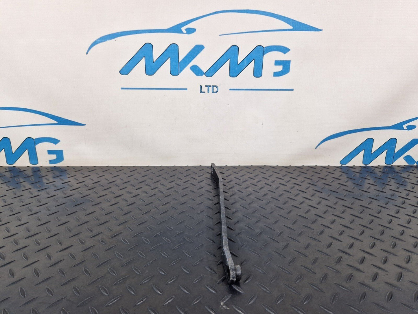 14-21 MERCEDES BENZ C220d W205 REINFORCEMENT RADIATOR SUPPORT STRUT A2056201700