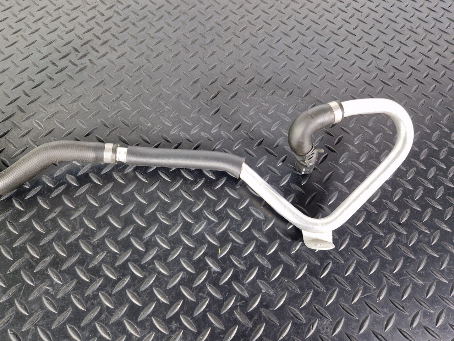 14-21 MERCEDES BENZ W205 GENUINE OEM ENGINE COOLANT HOSE PIPE A2058302902