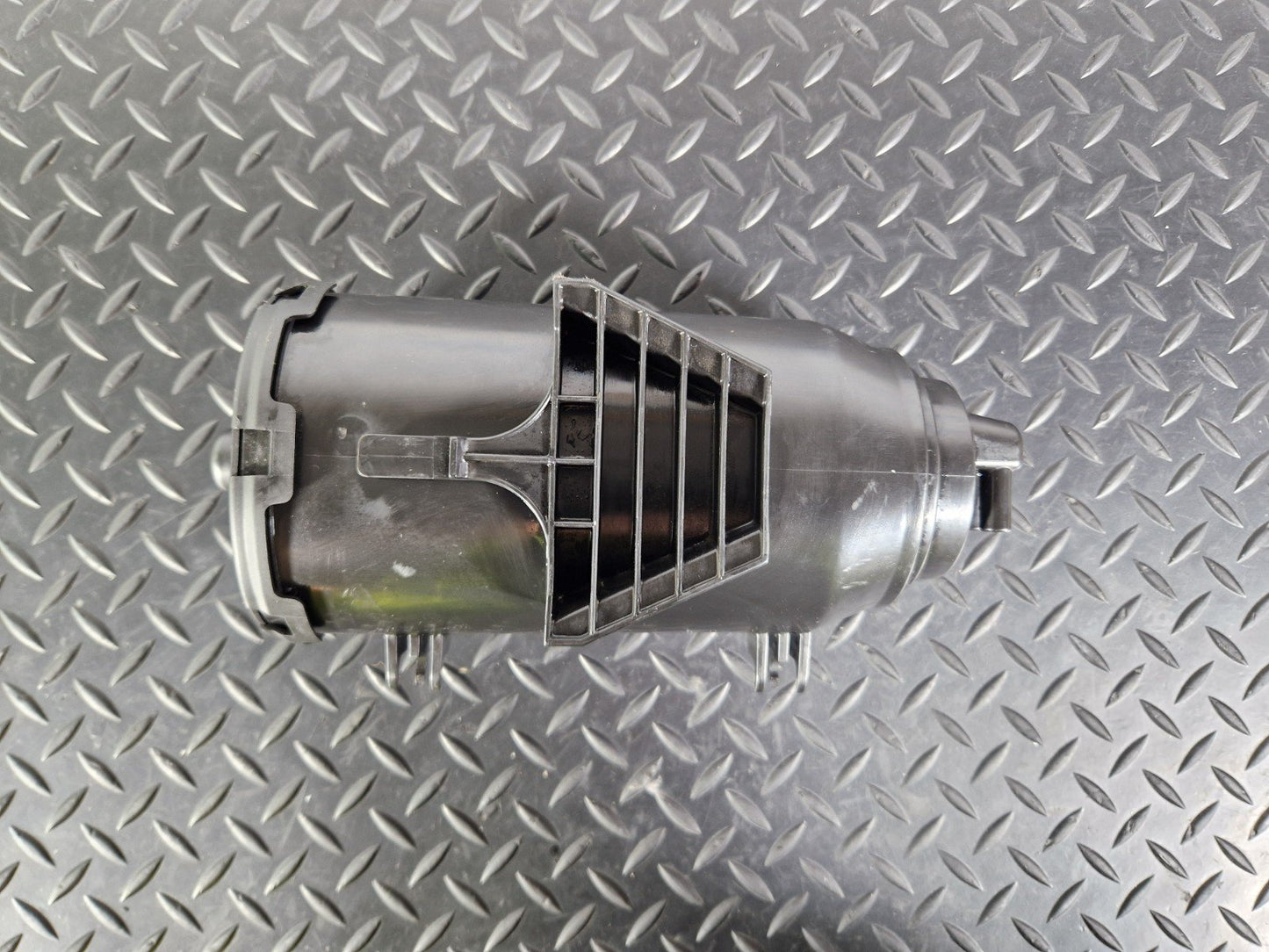 12-18 MERCEDES BENZ W176 OEM ACTIVE CHARCOAL FILTER A0004700559